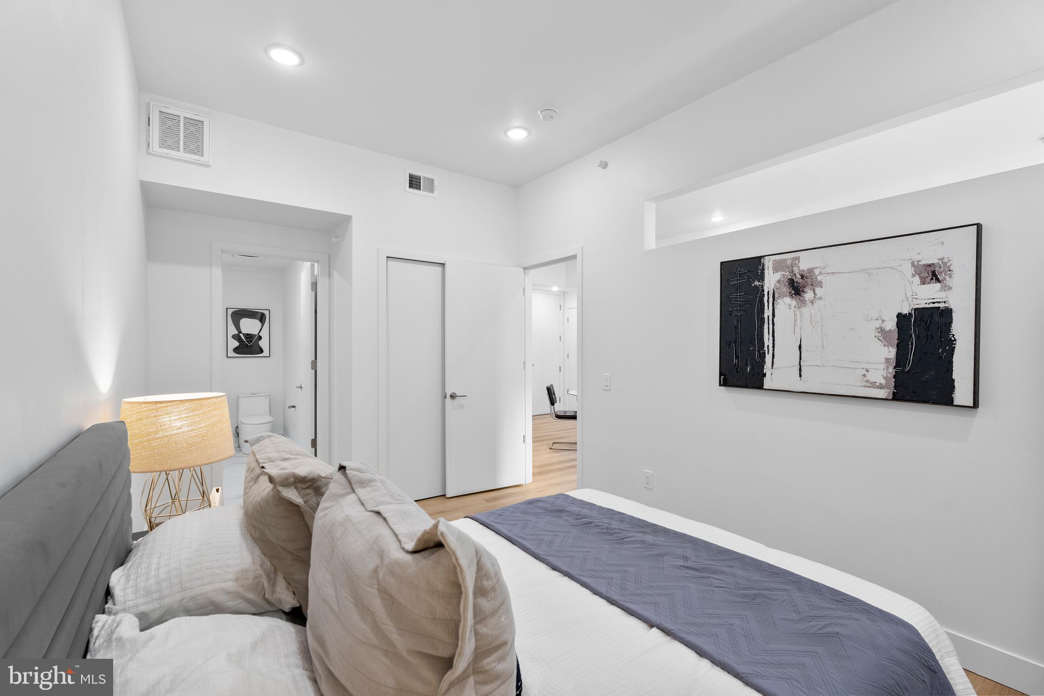 QUEEN VILLAGE - Residential Lease