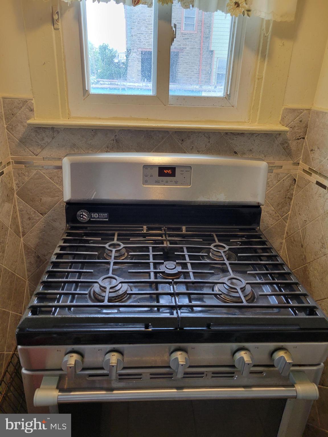 WEST OAK LANE - Residential