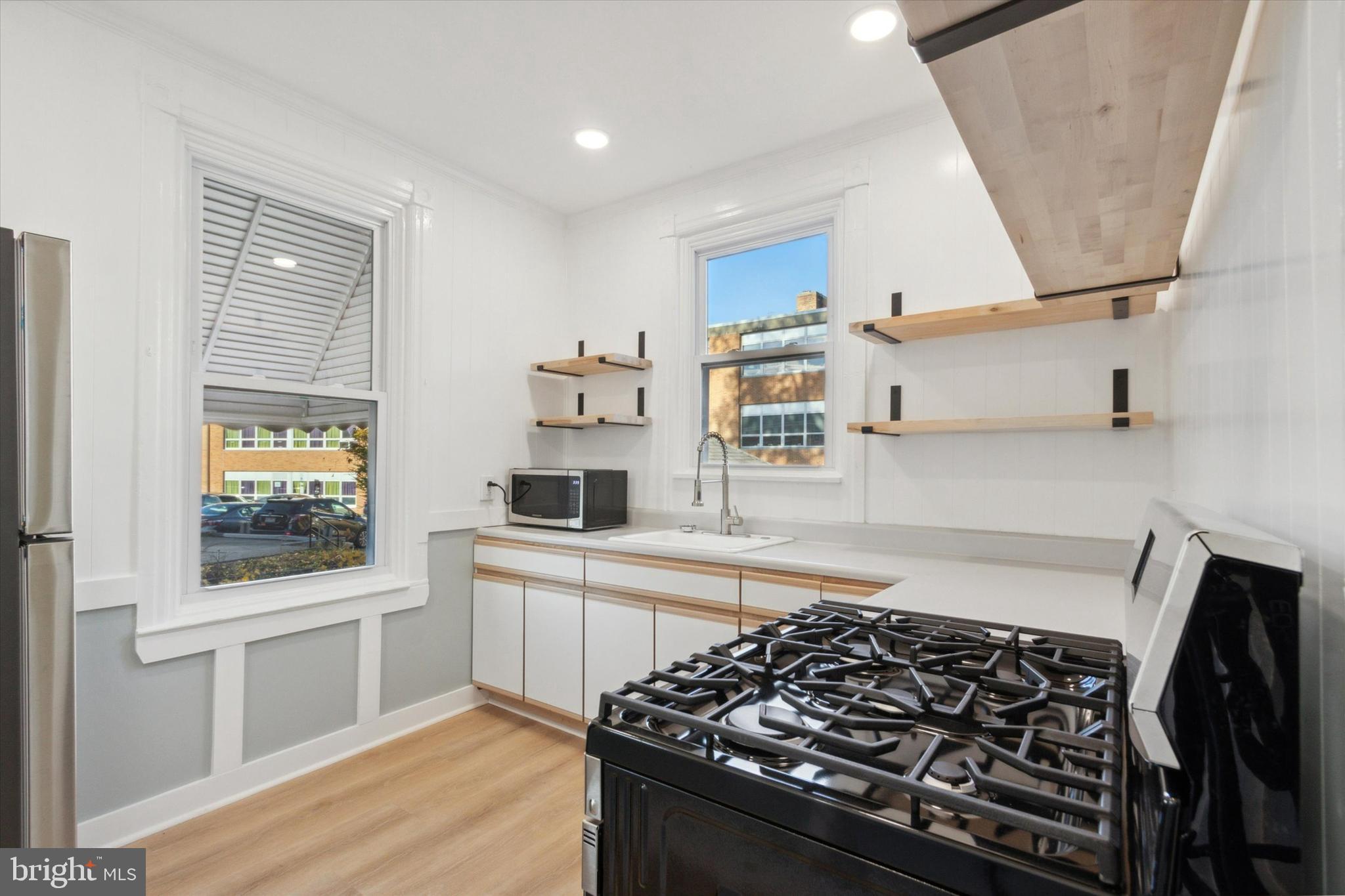 SUMMIT RIDGE - Residential Lease