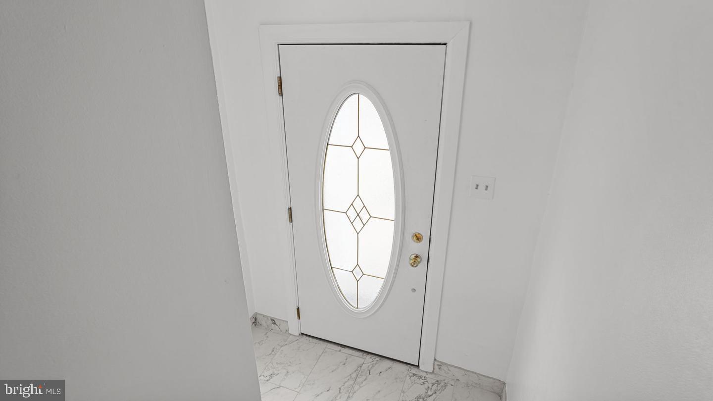 WALTON PARK - Residential Lease