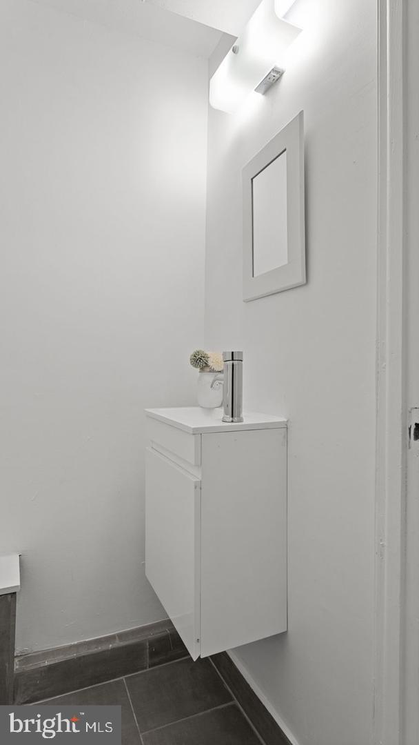 WALTON PARK - Residential Lease