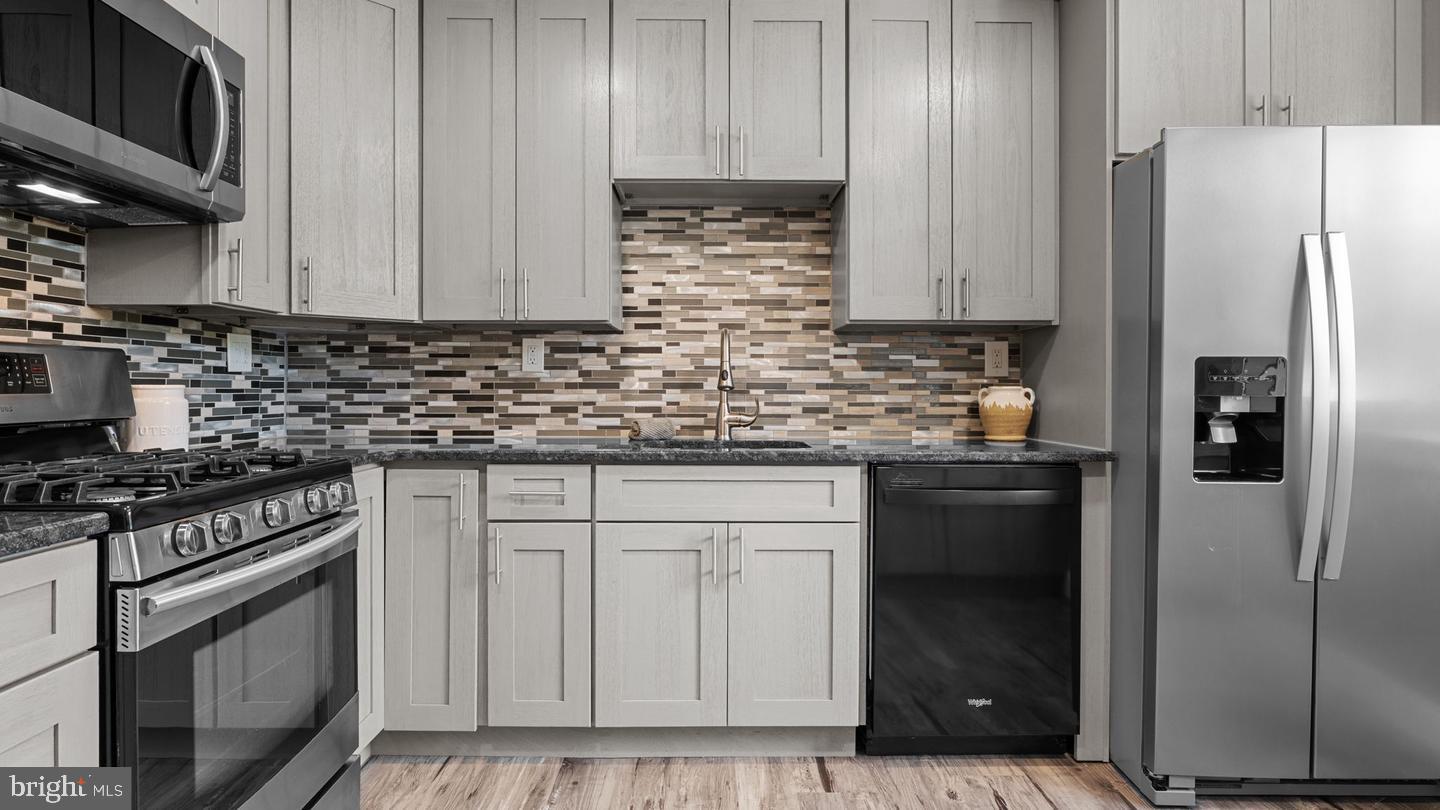 WALTON PARK - Residential Lease