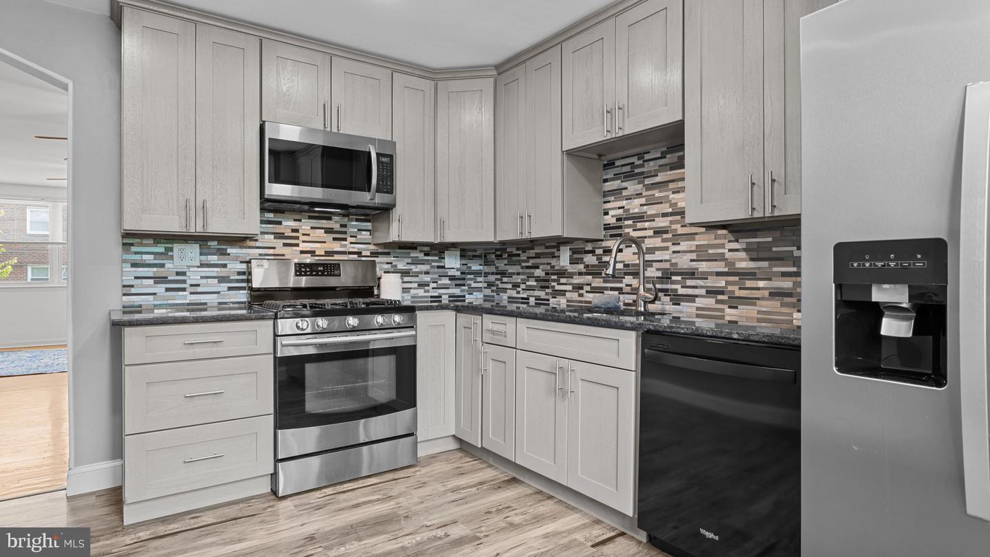 WALTON PARK - Residential Lease