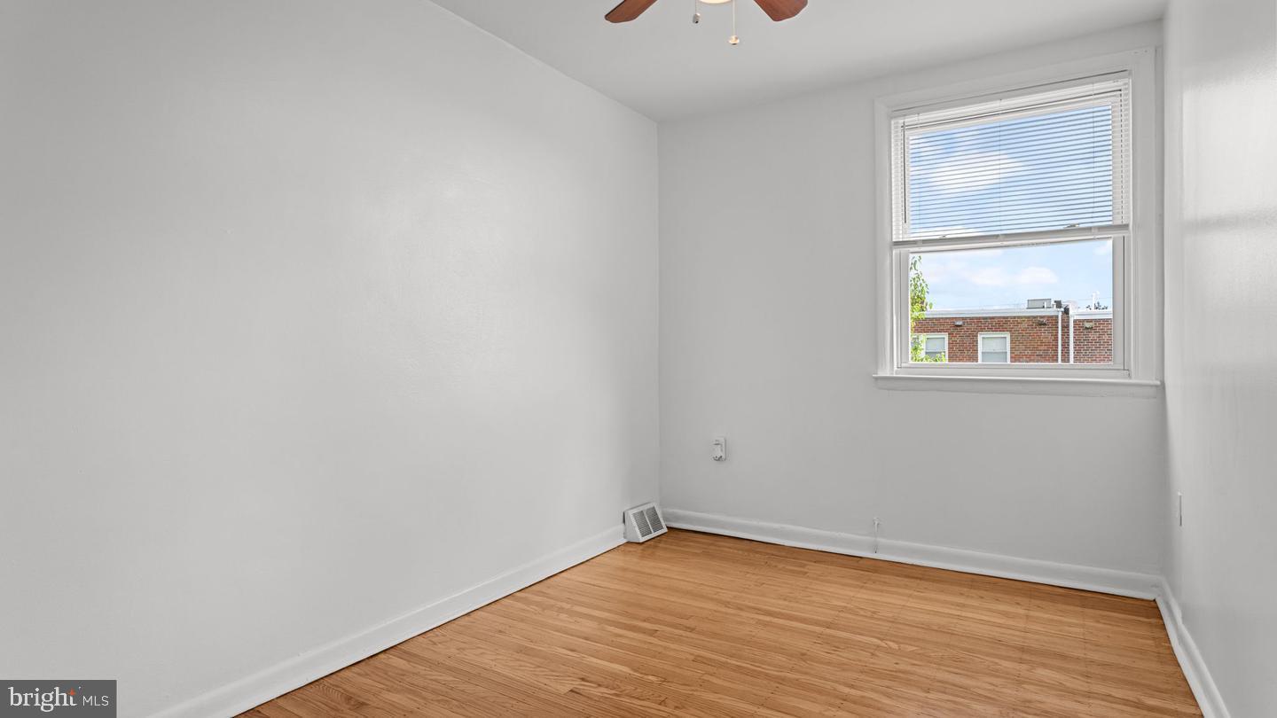 WALTON PARK - Residential Lease