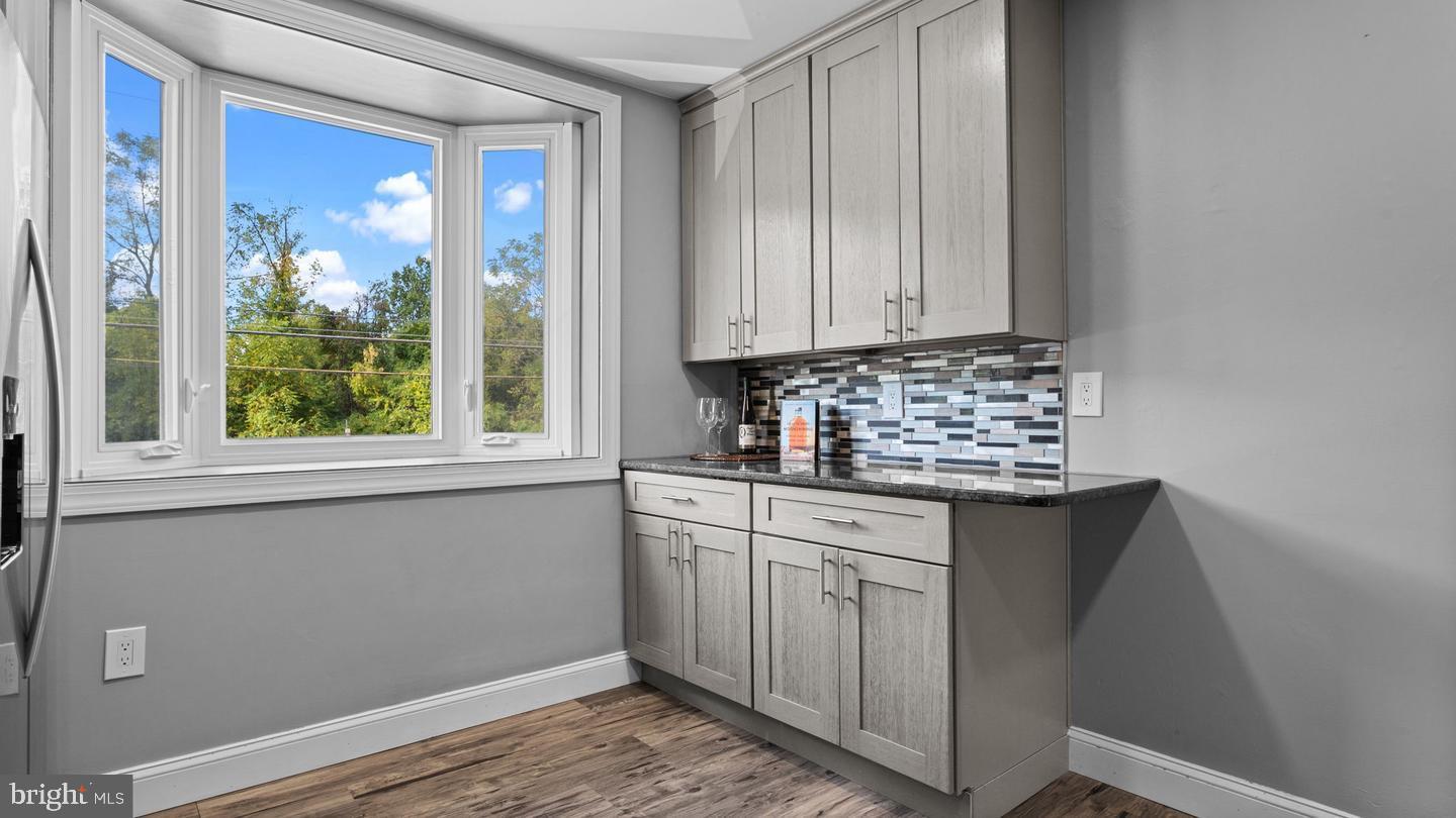 WALTON PARK - Residential Lease