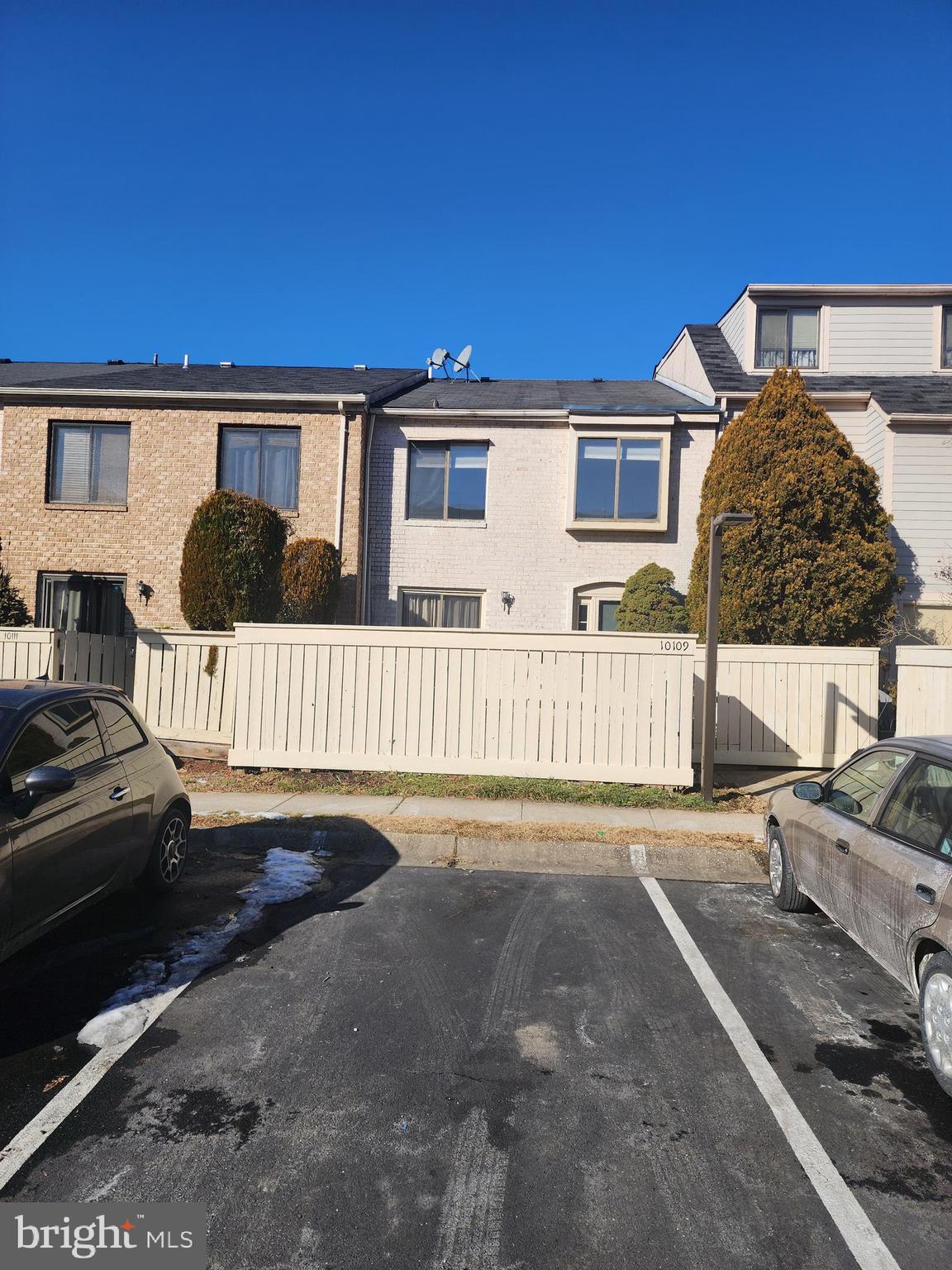 CLUBSIDE - Residential