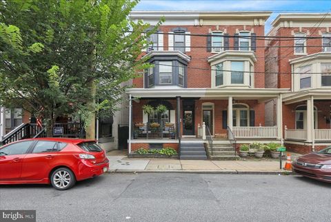 Photo of 120 E James Street, LANCASTER, PA 17602 (MLS # PALA2074390)