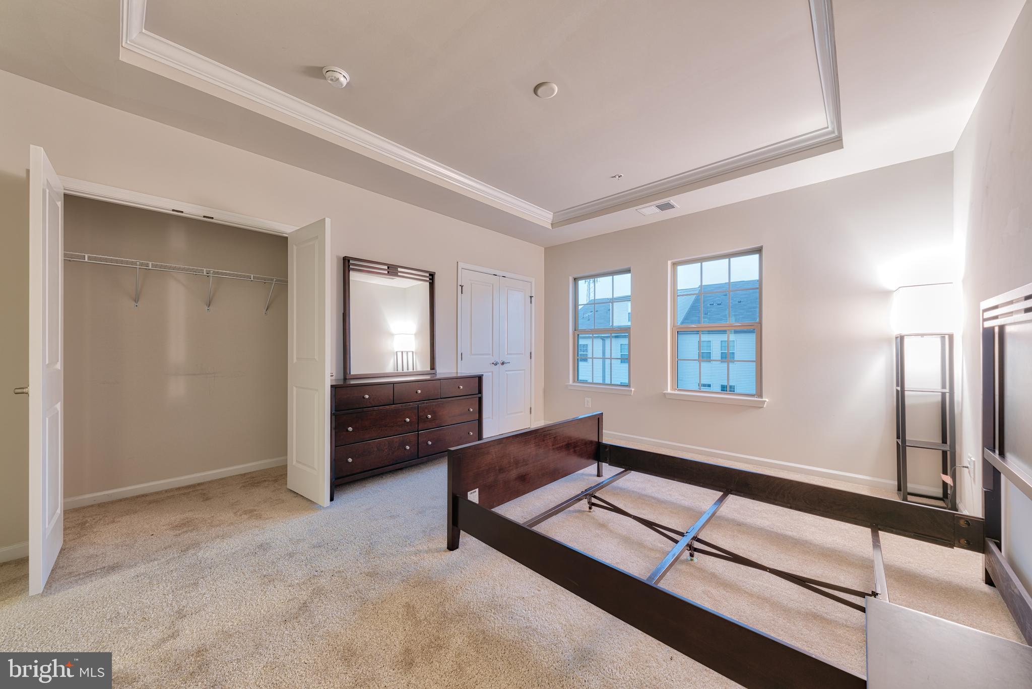 OLDHAM CROSSING - Residential Lease