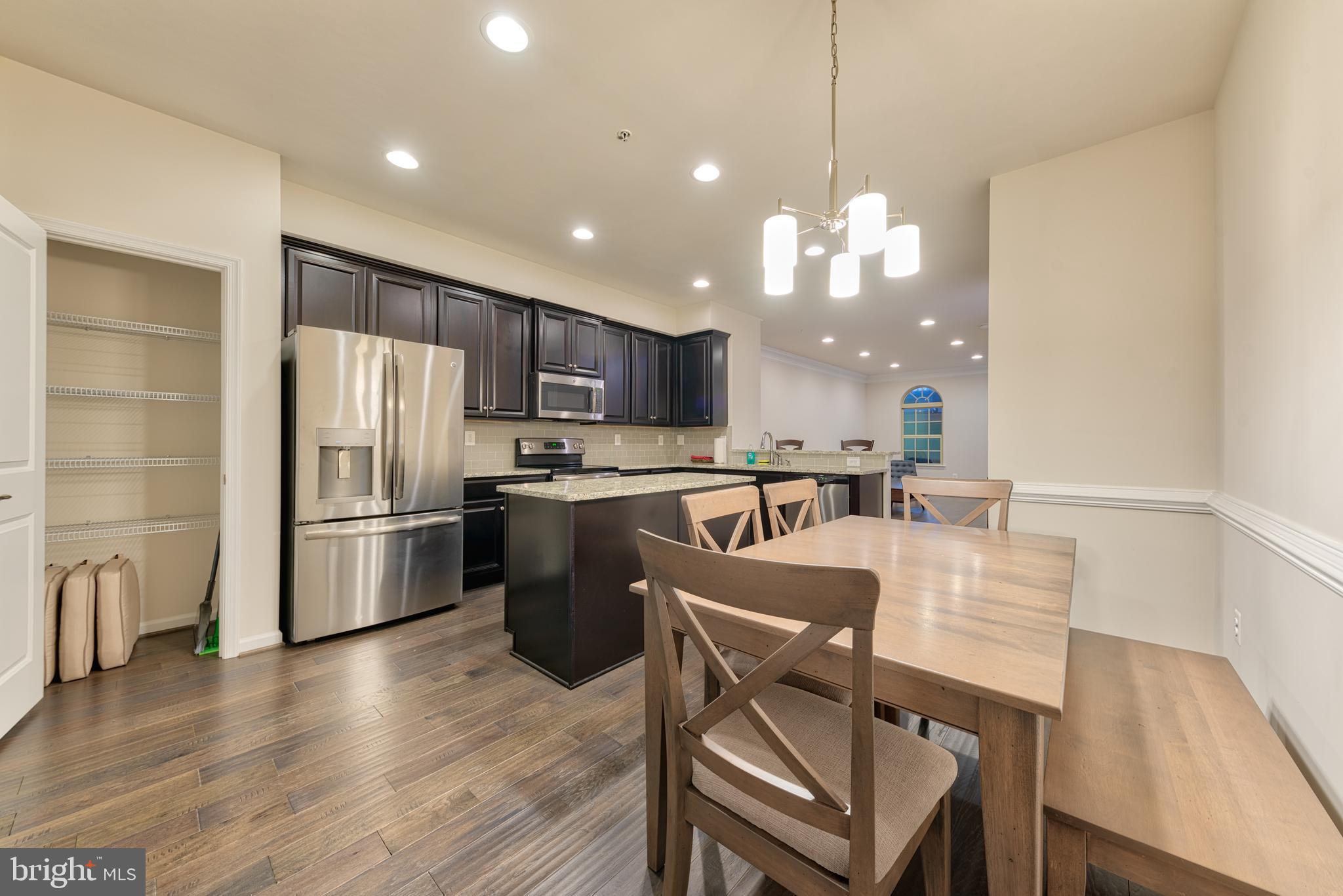 OLDHAM CROSSING - Residential Lease