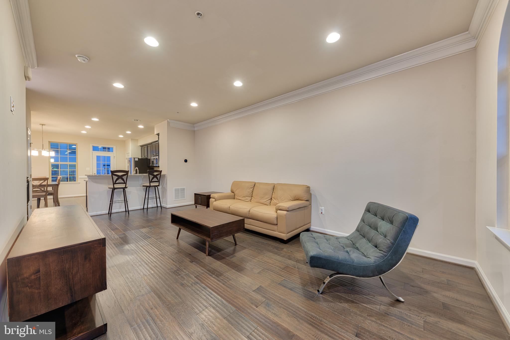 OLDHAM CROSSING - Residential Lease