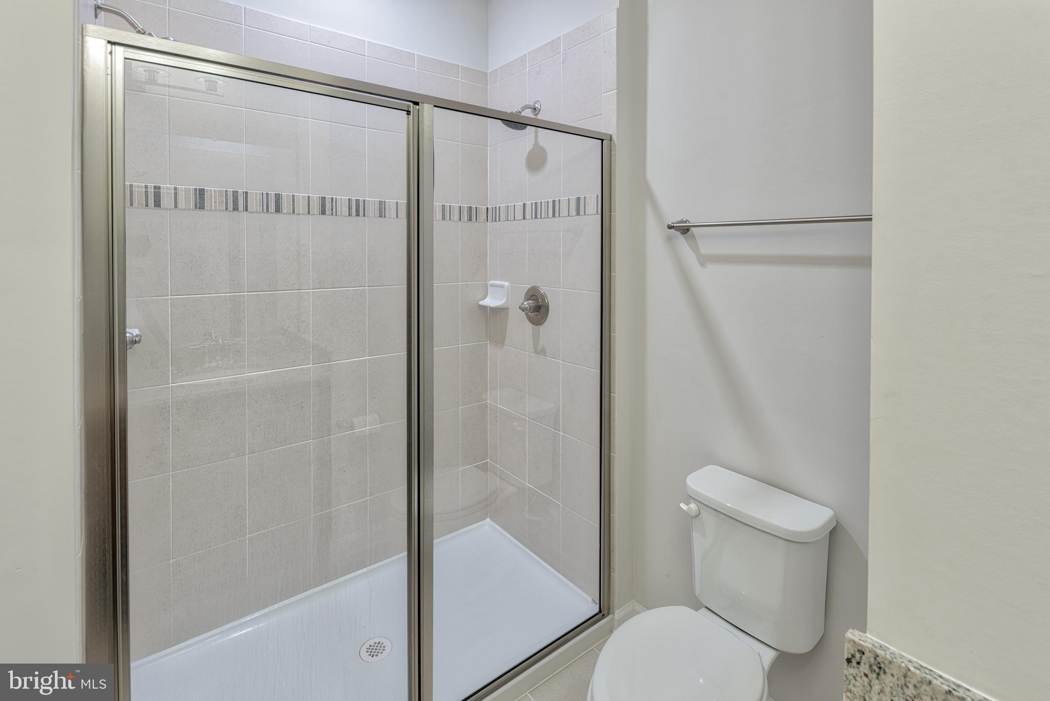 OLDHAM CROSSING - Residential Lease