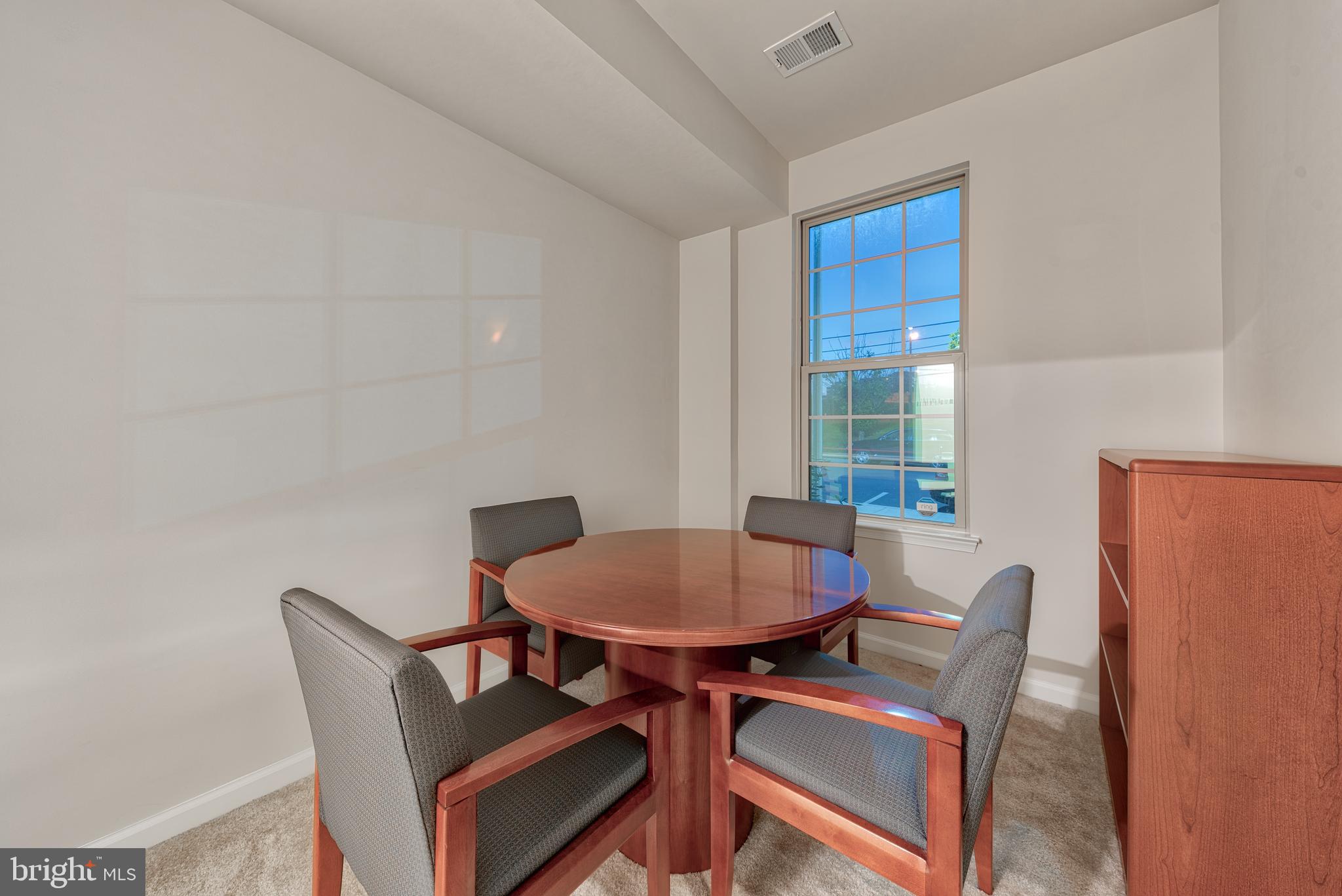 OLDHAM CROSSING - Residential Lease