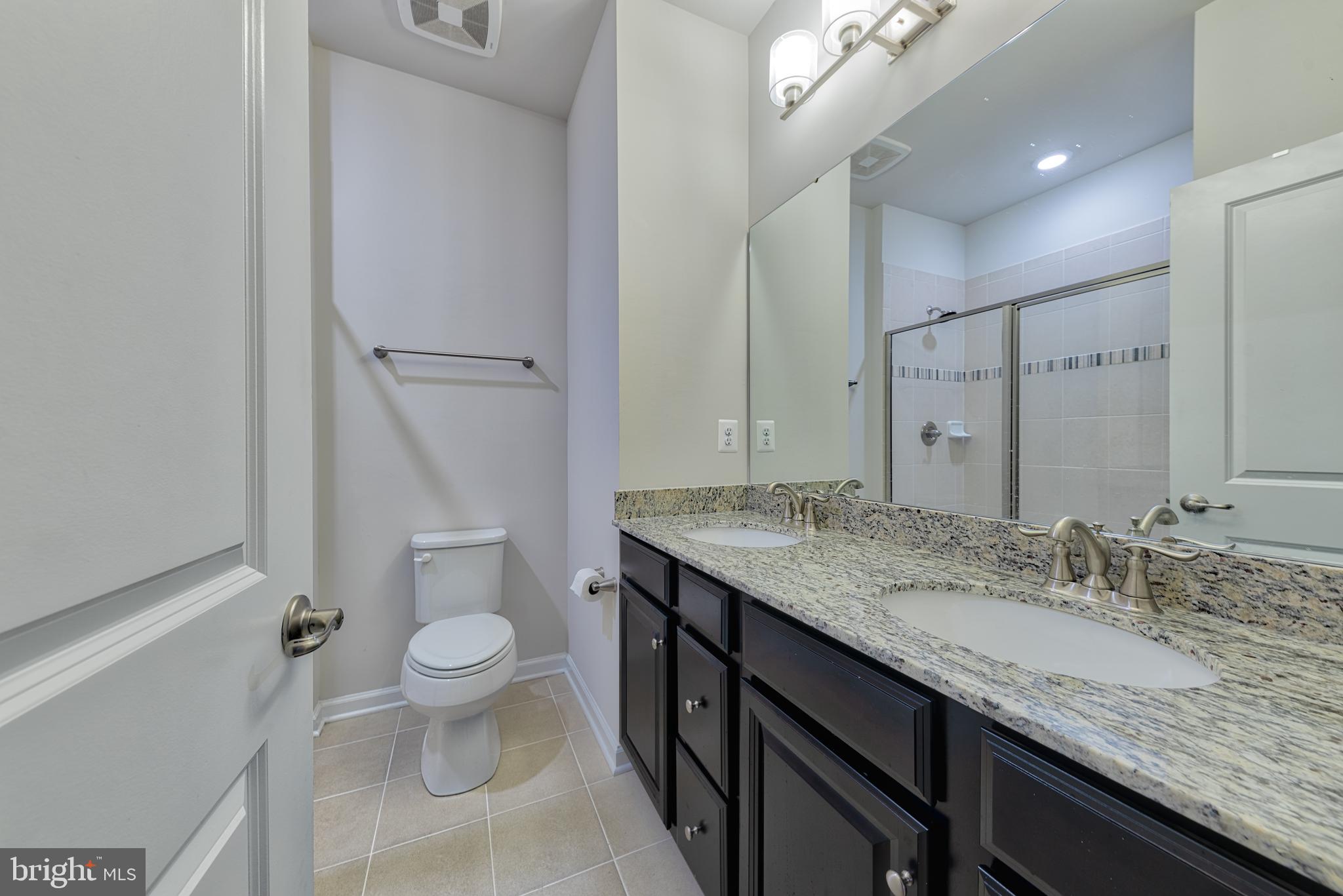 OLDHAM CROSSING - Residential Lease