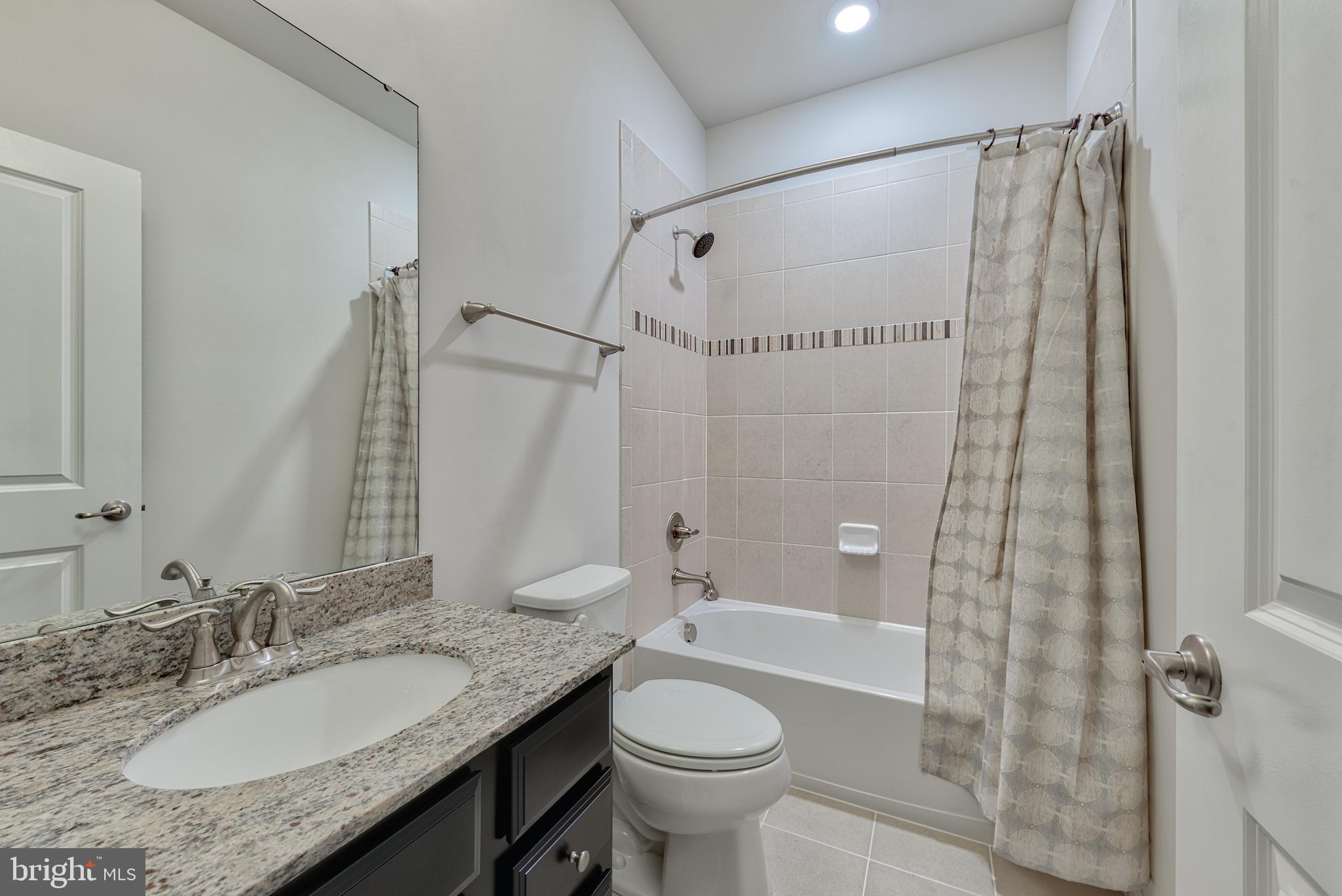 OLDHAM CROSSING - Residential Lease