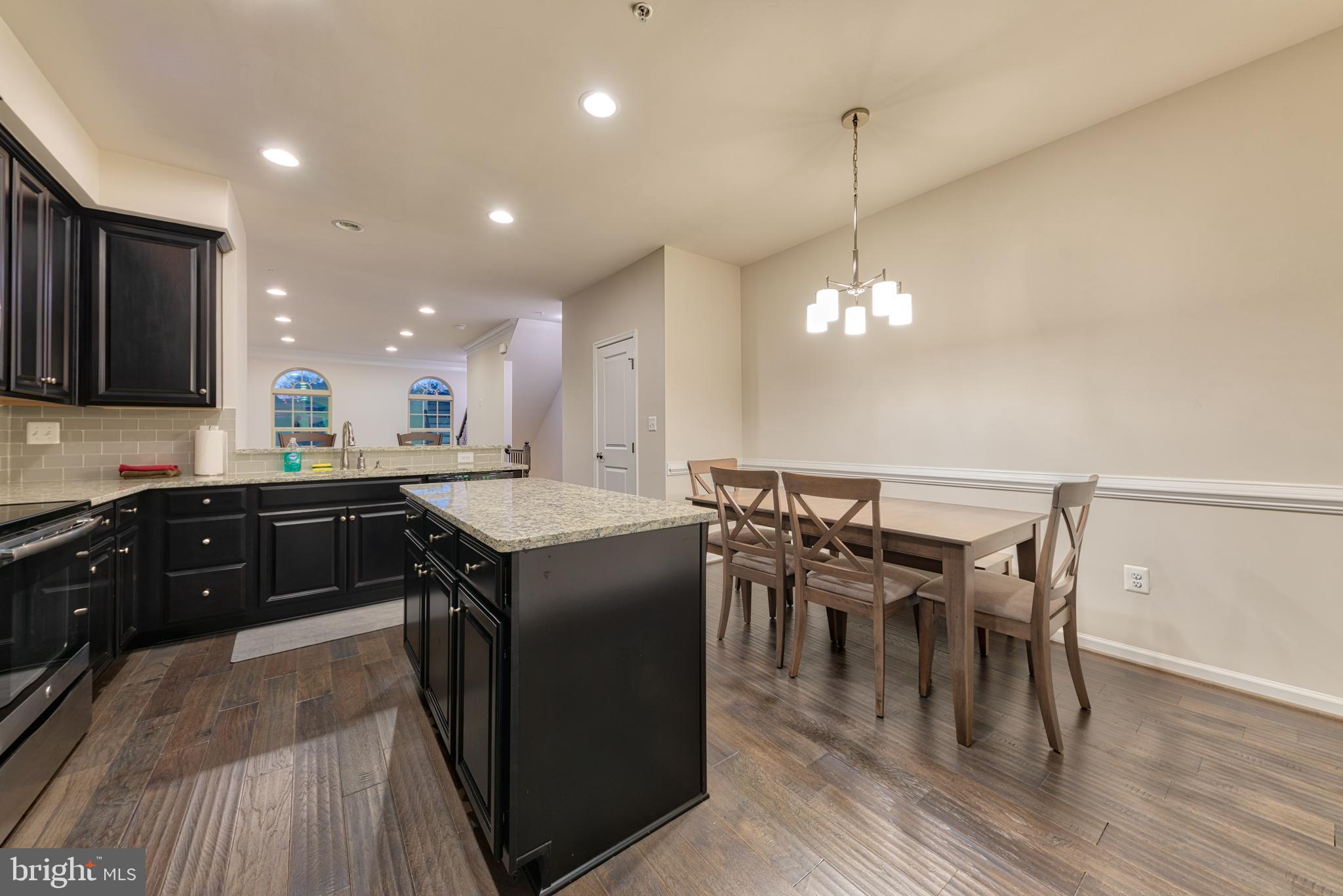 OLDHAM CROSSING - Residential Lease