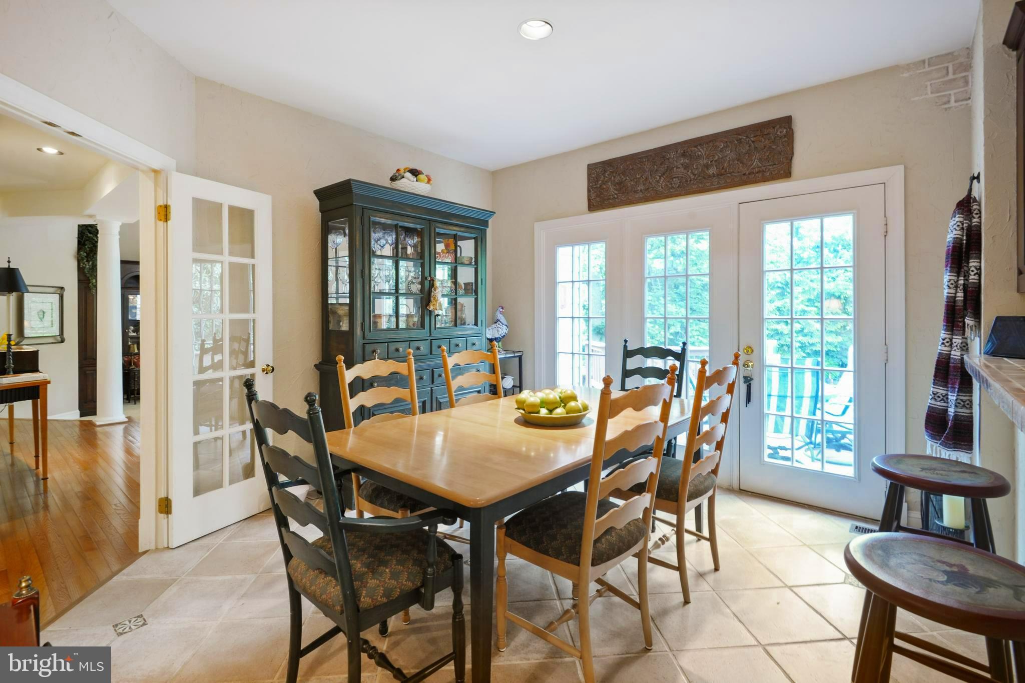 ENGLISH OAKS - Residential