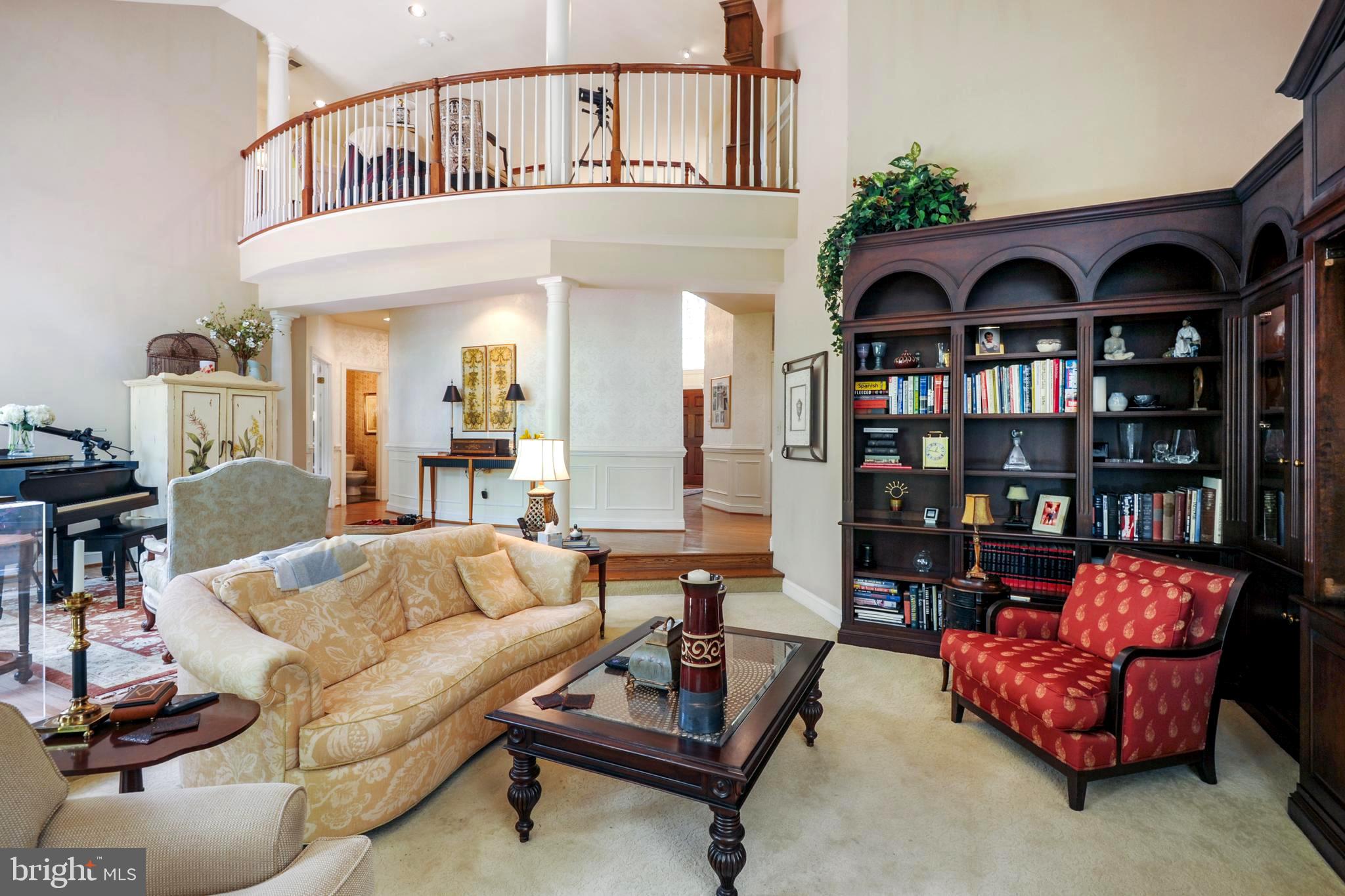 ENGLISH OAKS - Residential