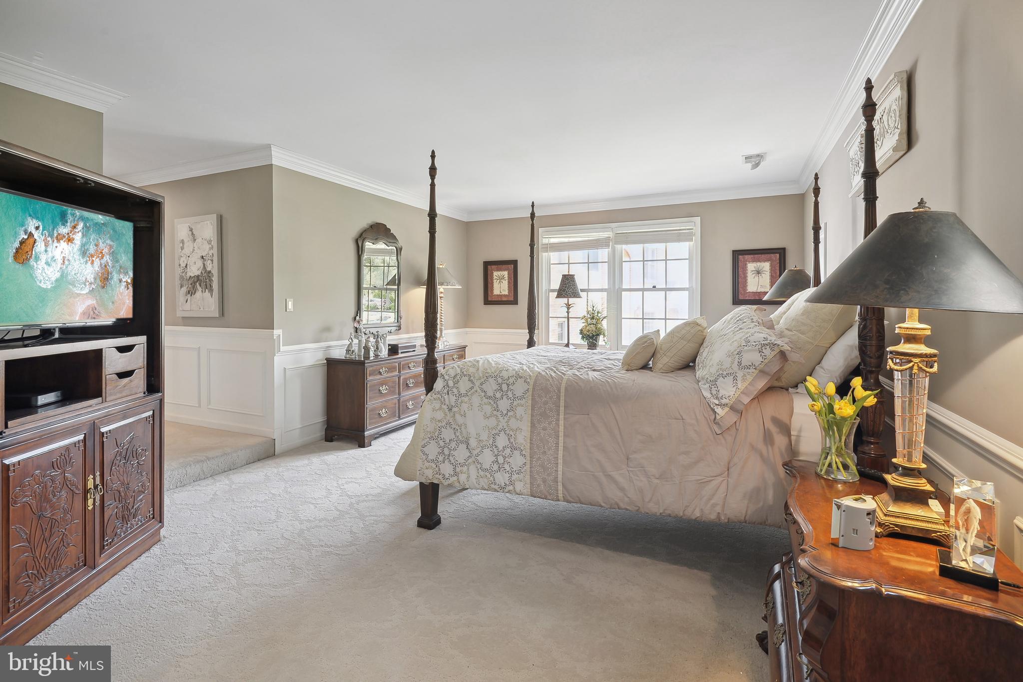 ENGLISH OAKS - Residential