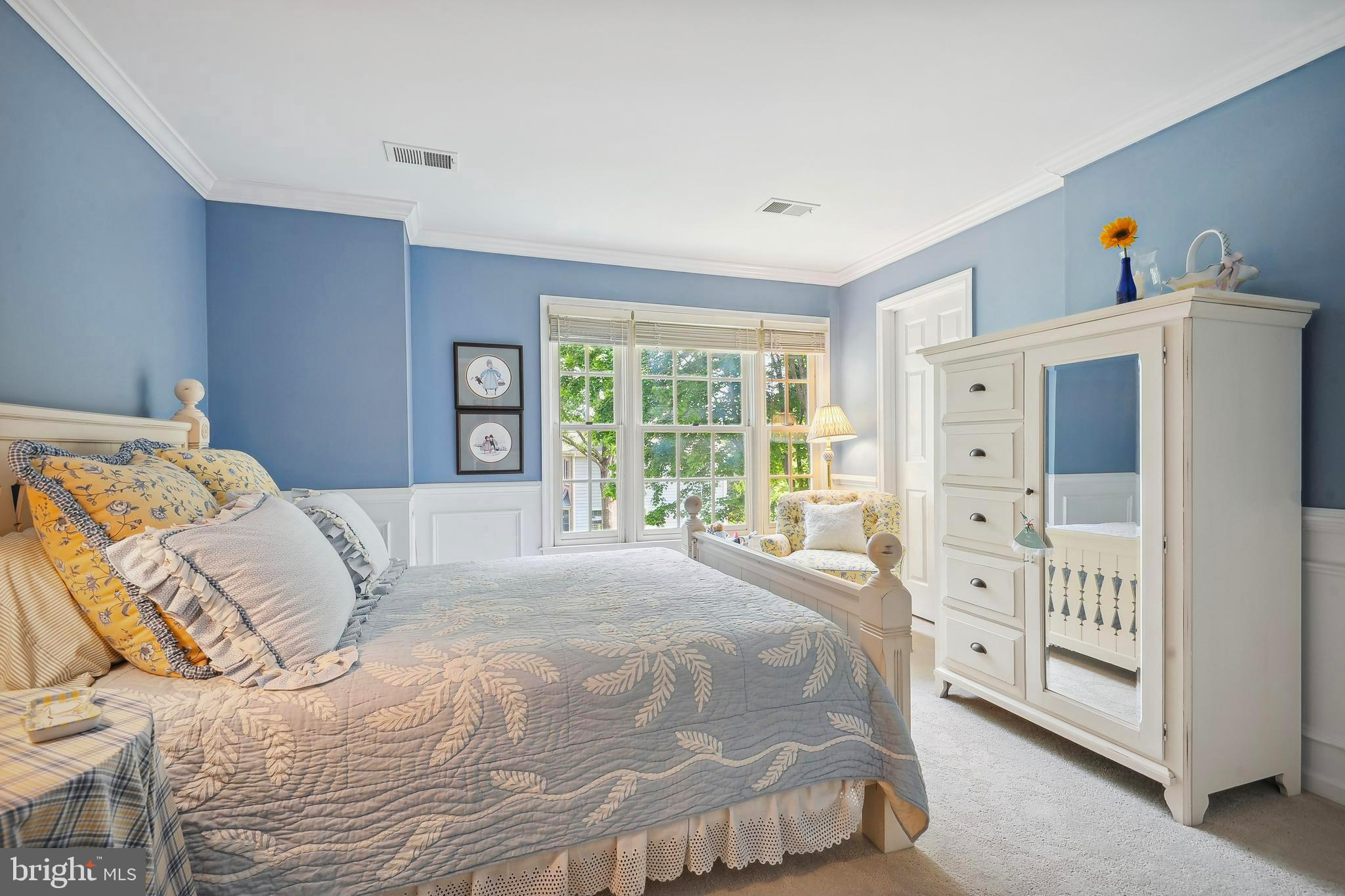 ENGLISH OAKS - Residential