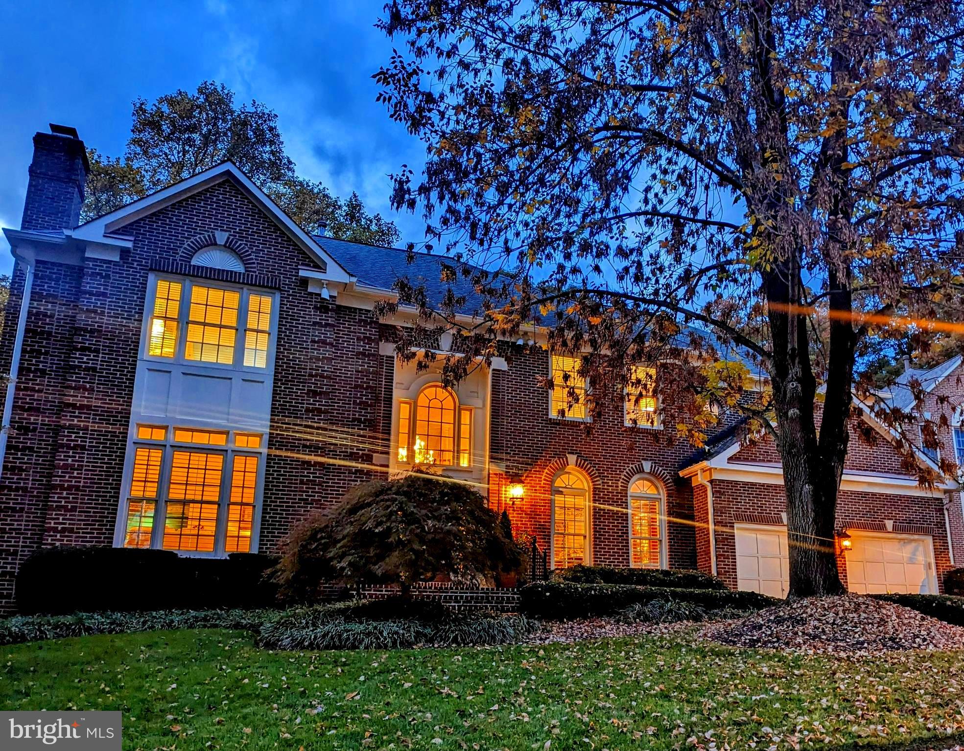 ENGLISH OAKS - Residential