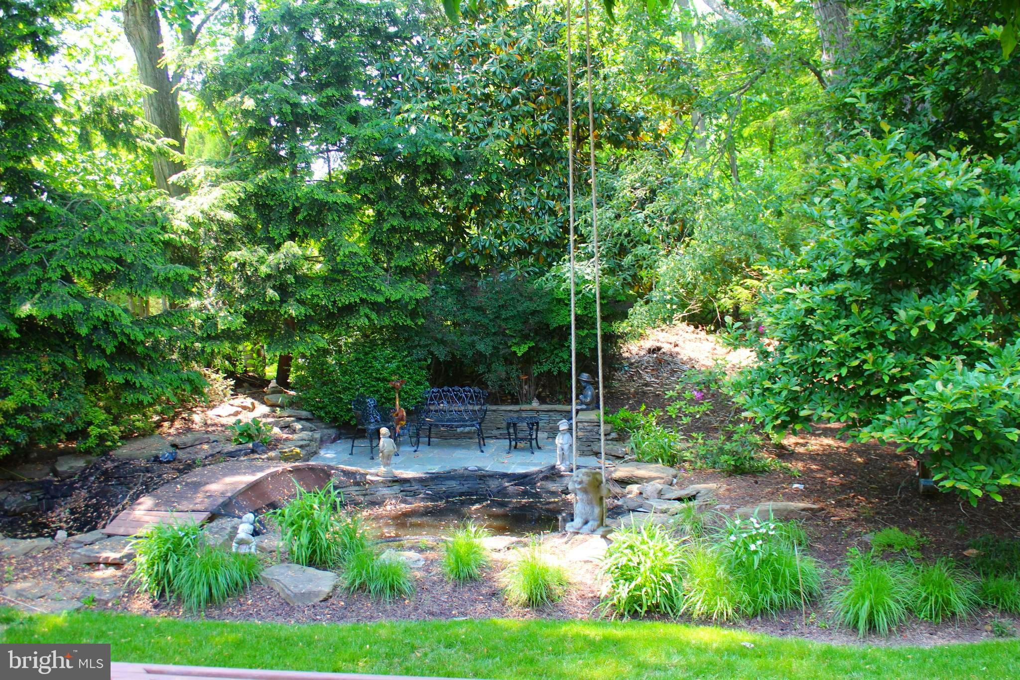 ENGLISH OAKS - Residential