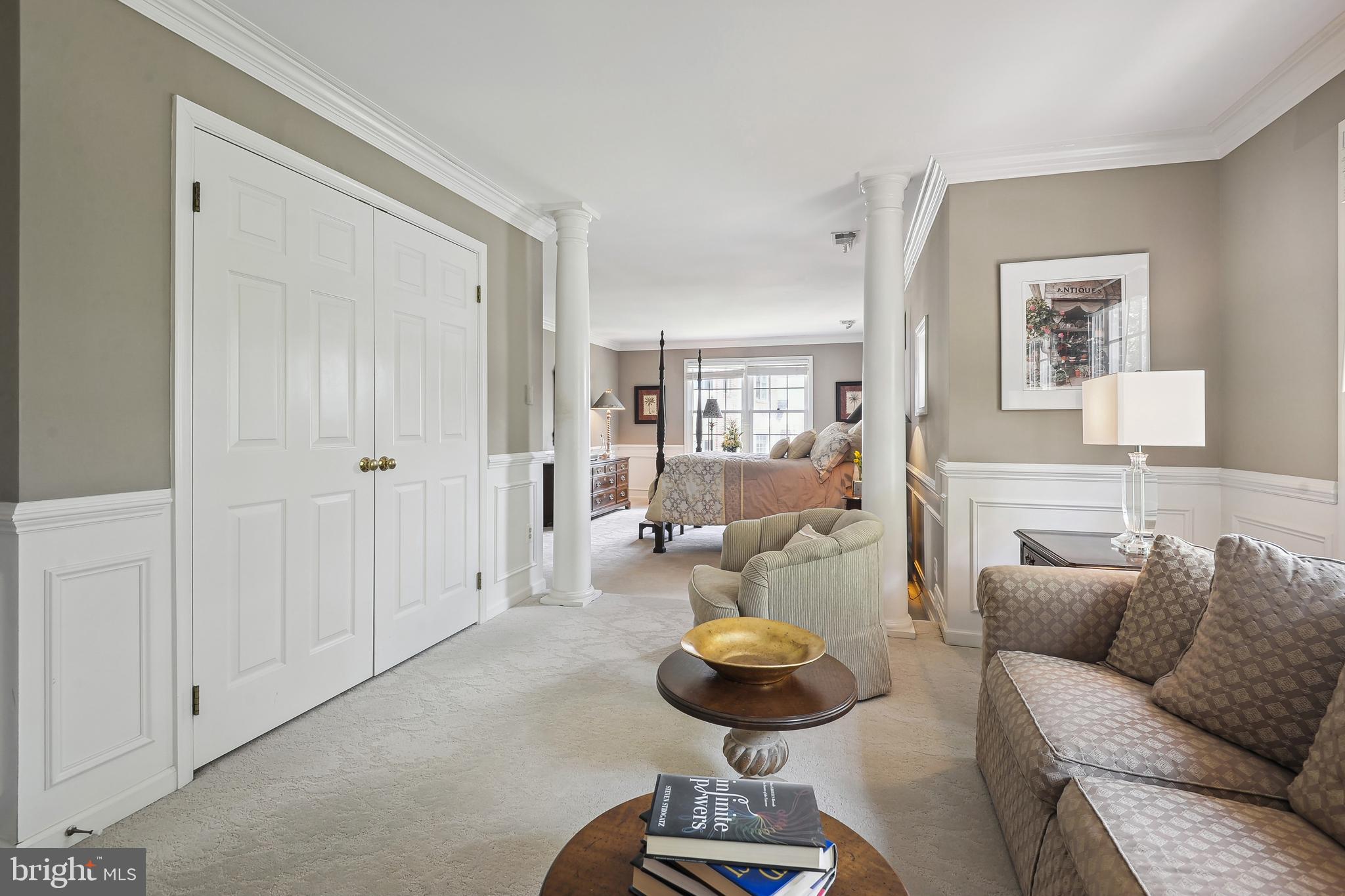 ENGLISH OAKS - Residential