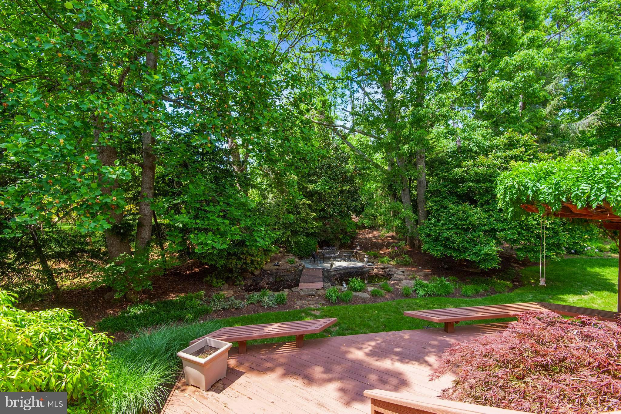 ENGLISH OAKS - Residential