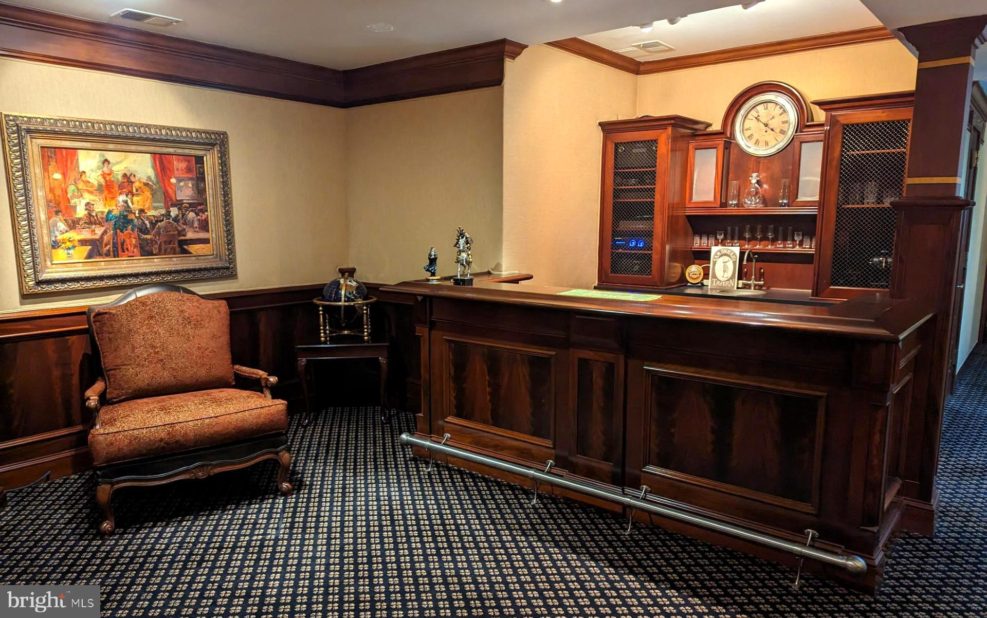 ENGLISH OAKS - Residential