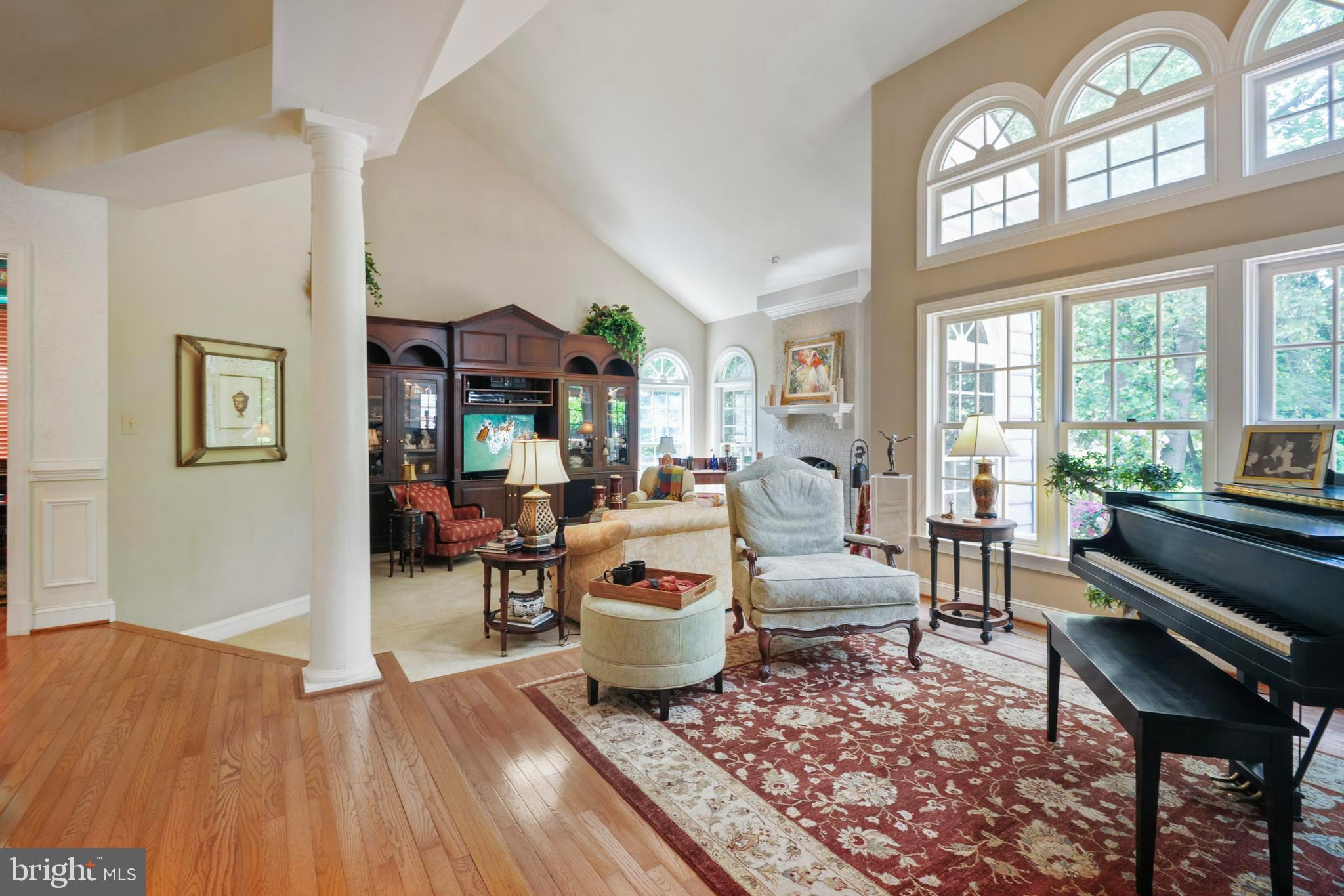 ENGLISH OAKS - Residential