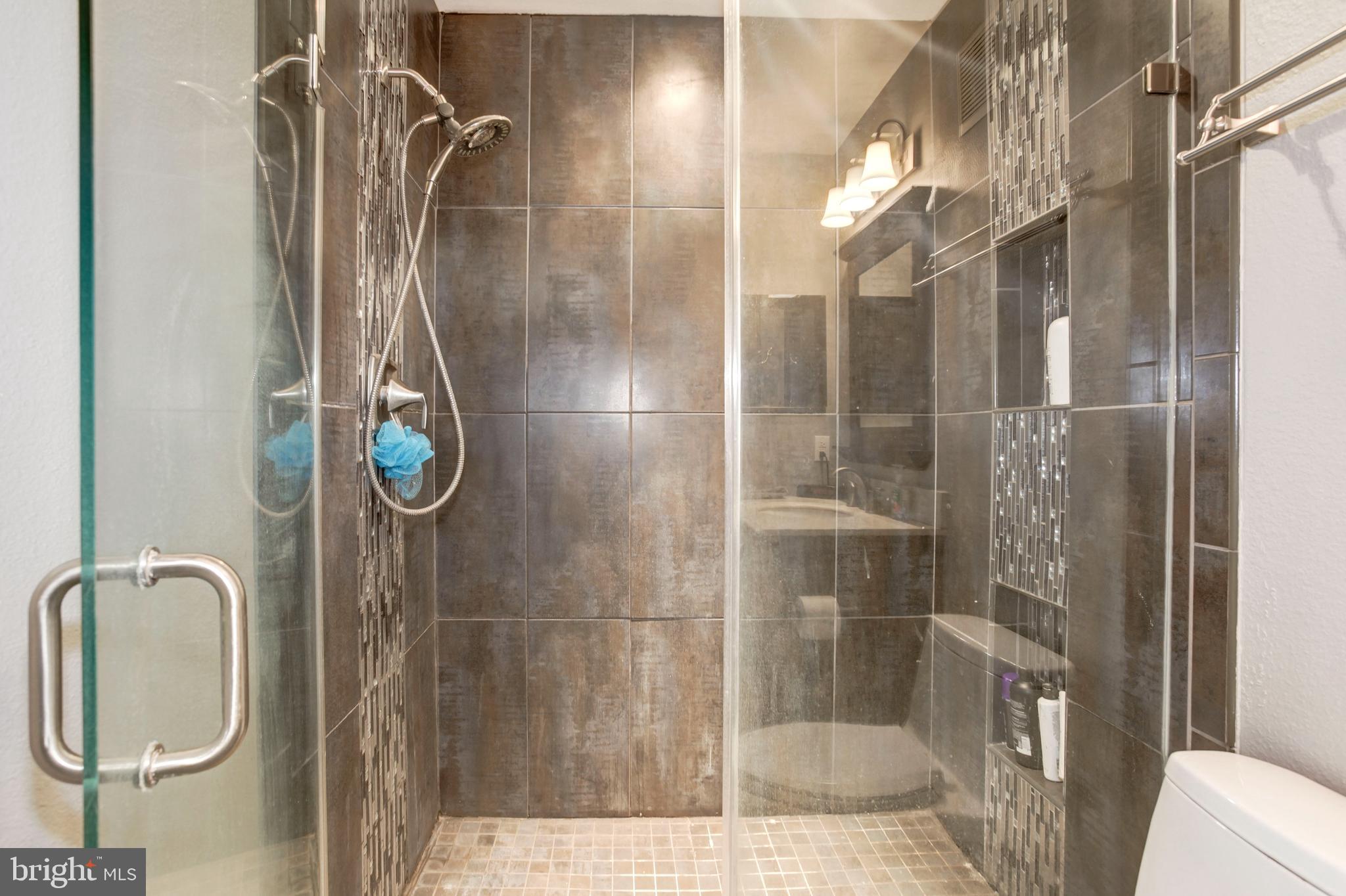 GATES OF FAIR LAKES - Residential Lease