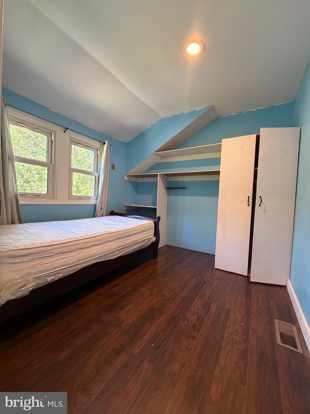 SUNNY ACRES - Residential