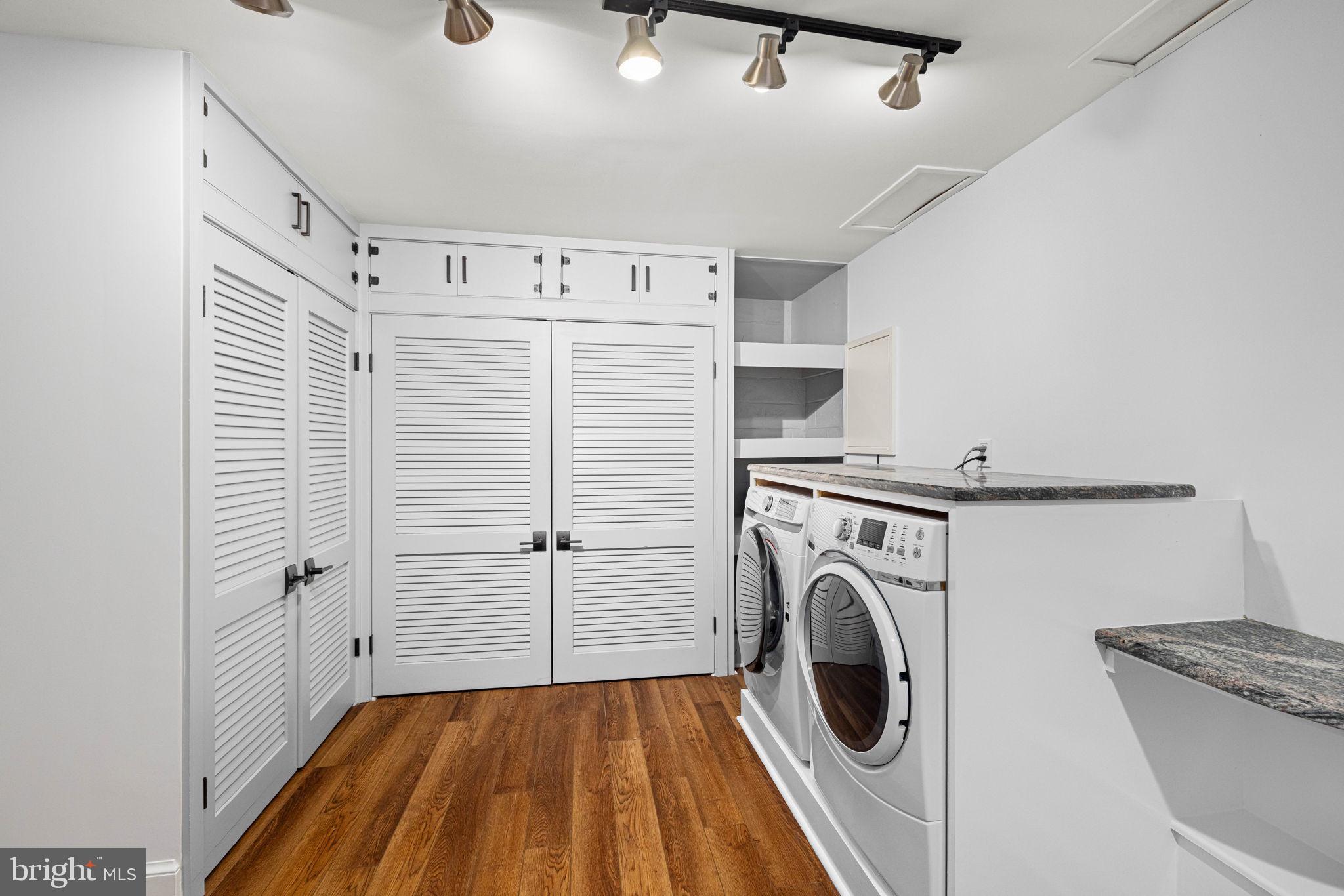 FOREST HILLS - Residential
