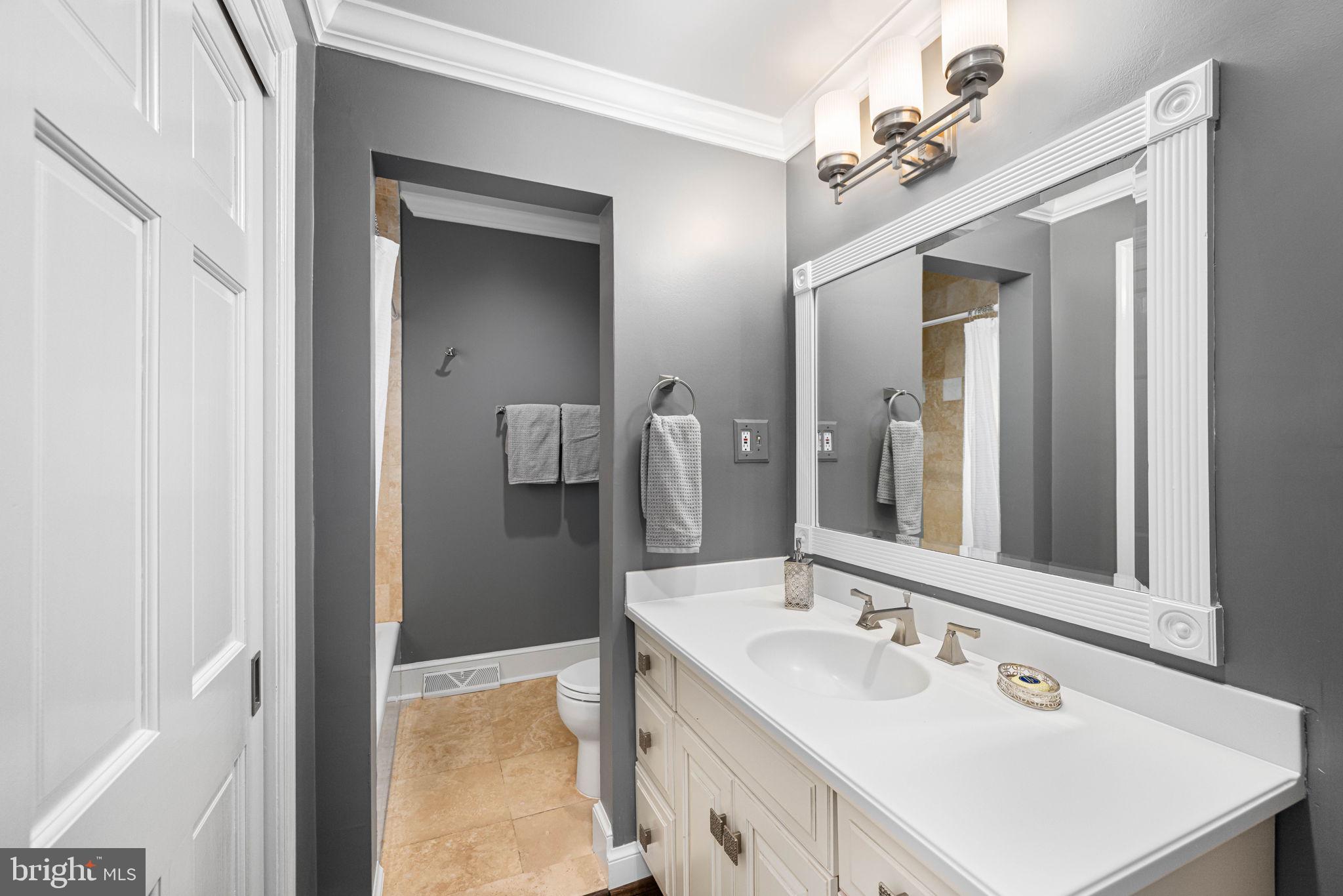 FOREST HILLS - Residential