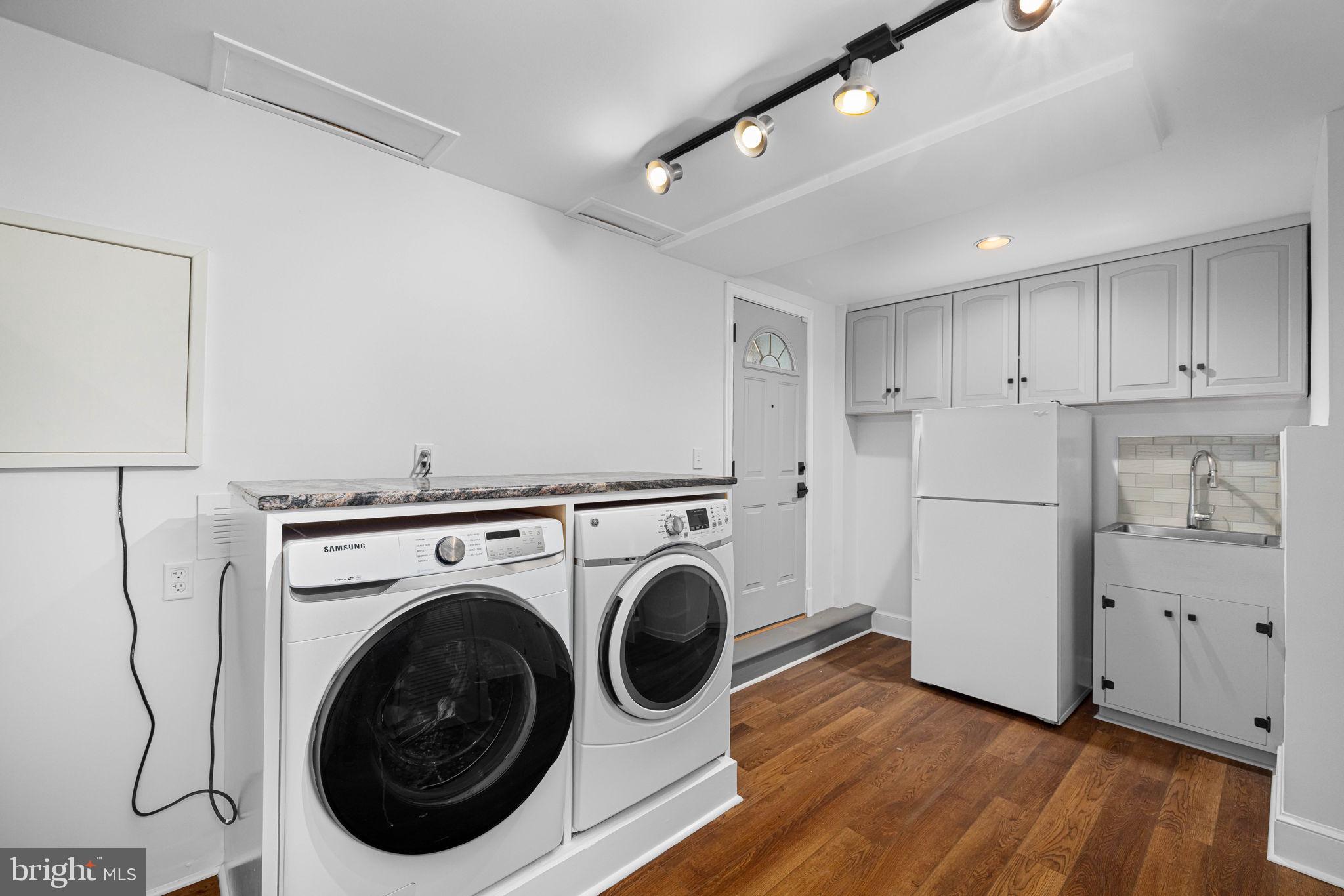 FOREST HILLS - Residential