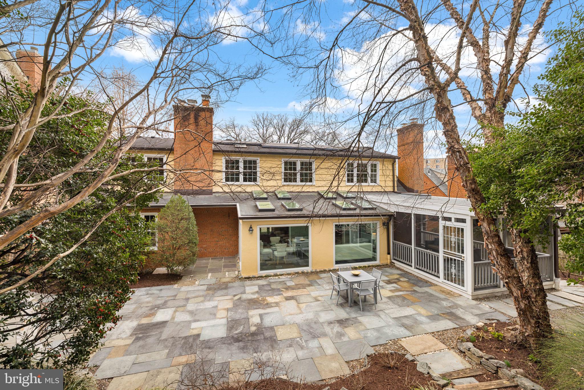 FOREST HILLS - Residential