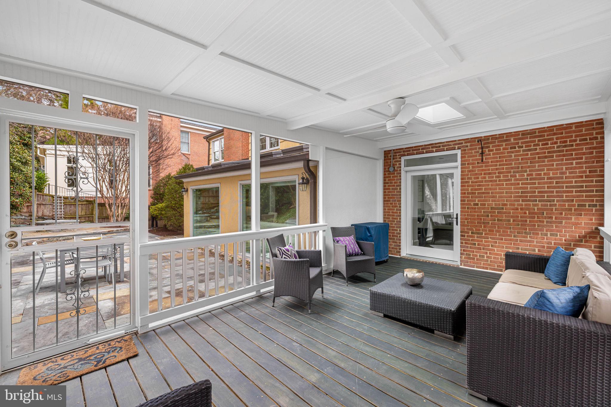FOREST HILLS - Residential