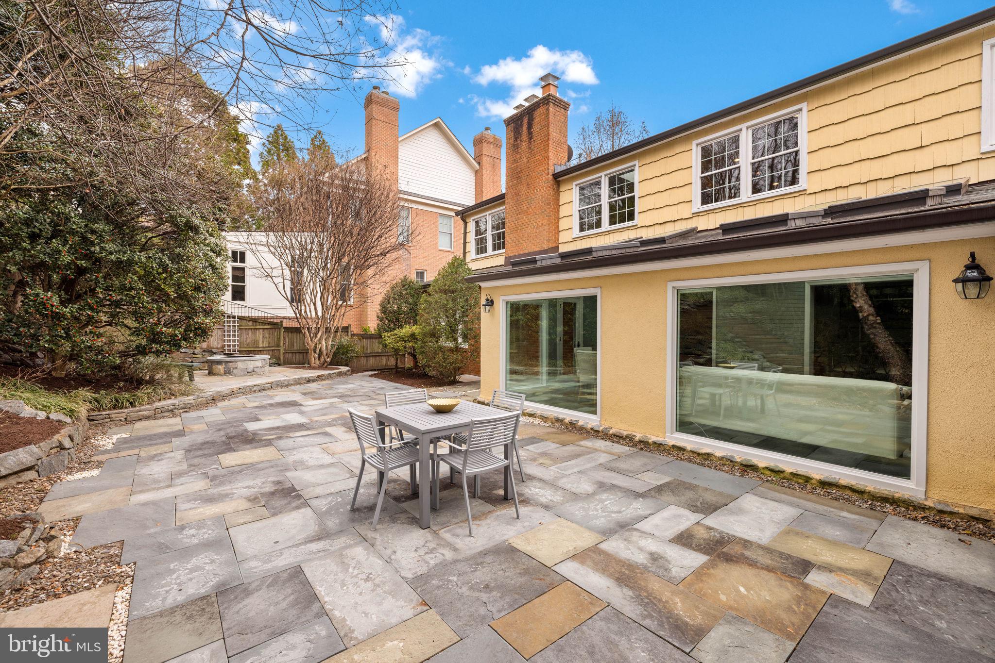 FOREST HILLS - Residential