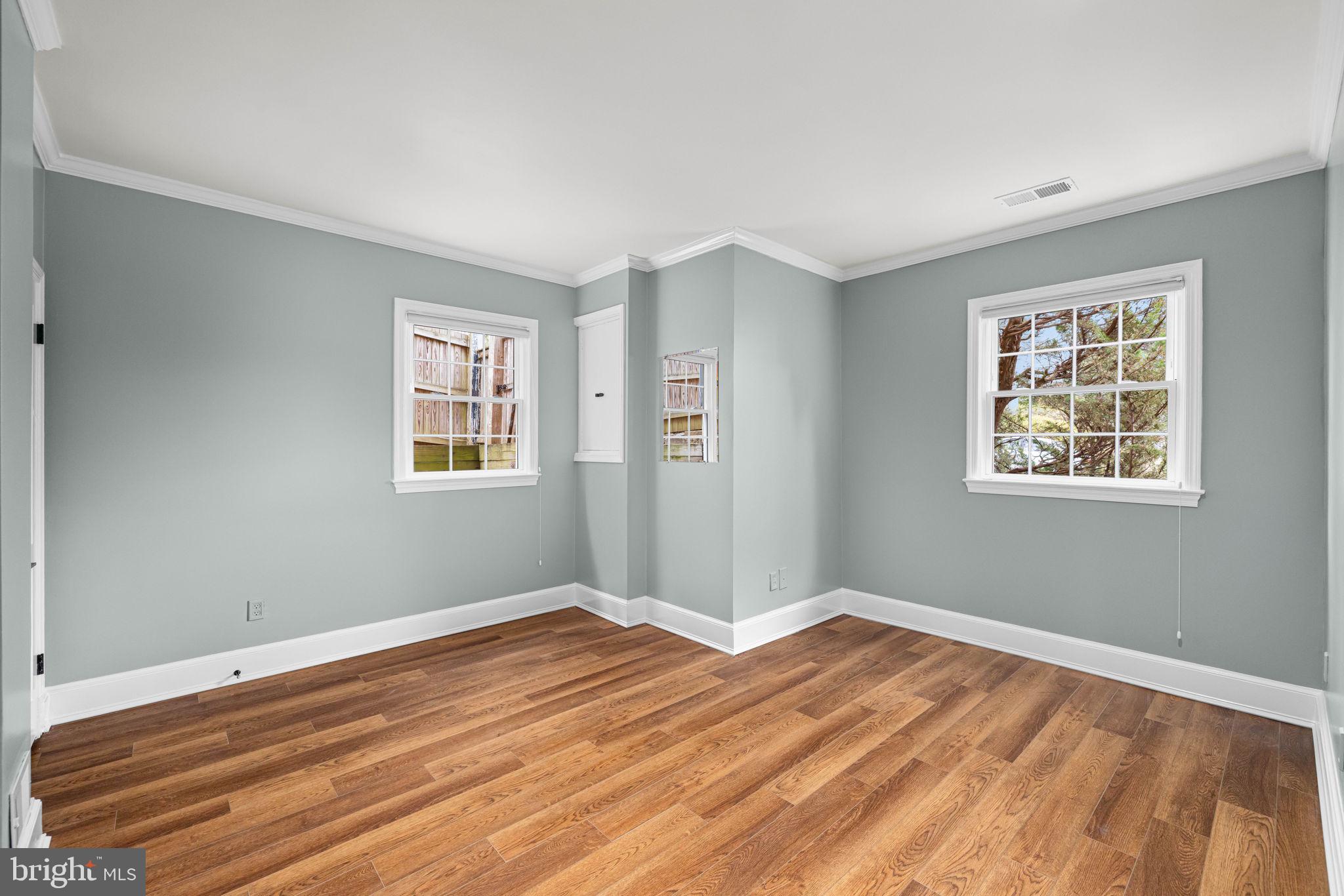 FOREST HILLS - Residential