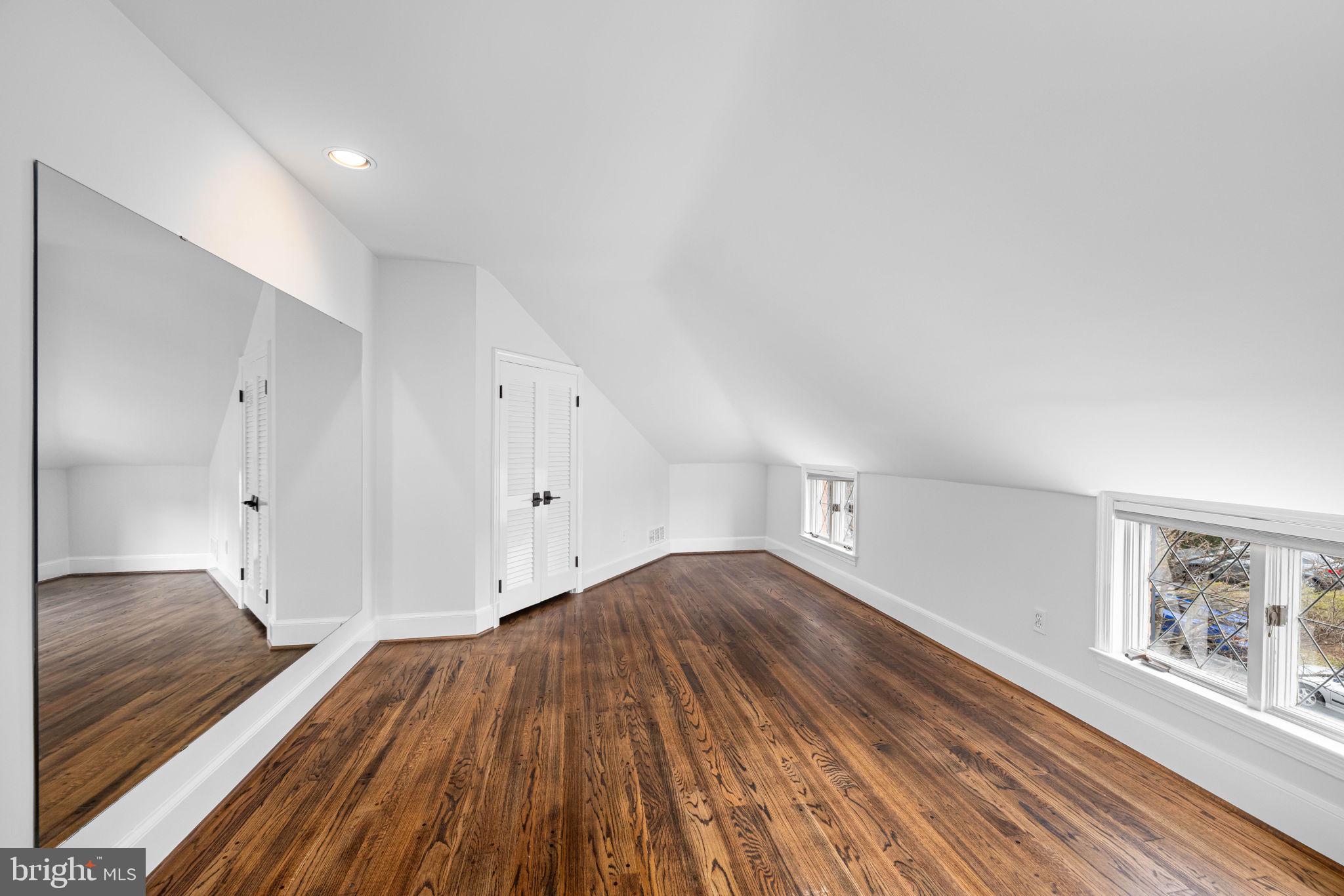 FOREST HILLS - Residential