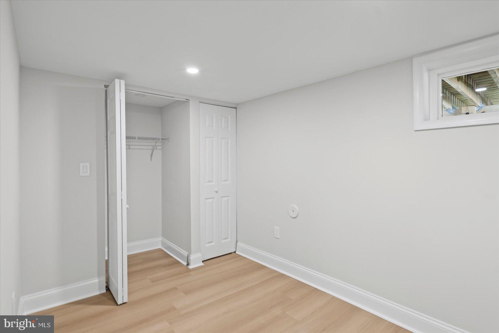 WILLIAMSBURG - Residential