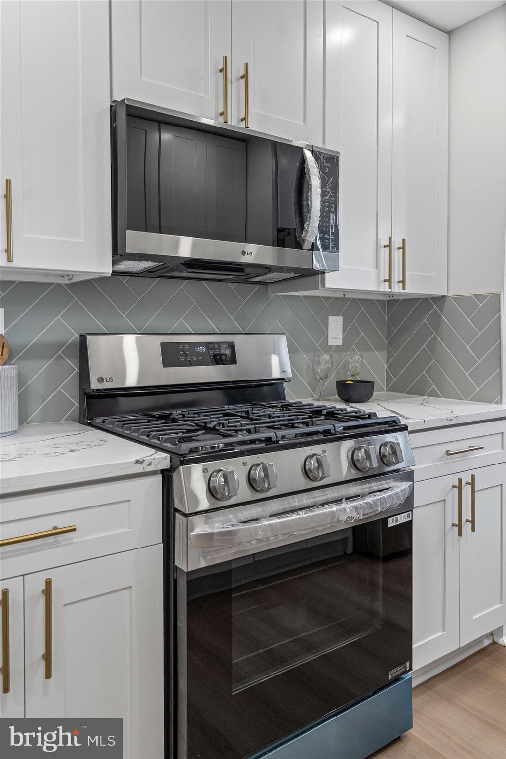 WILLIAMSBURG - Residential
