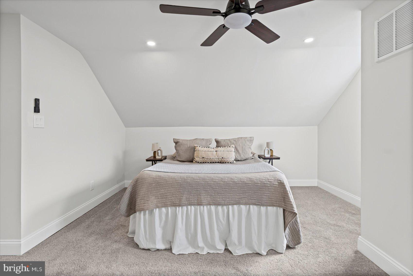 WILLIAMSBURG - Residential