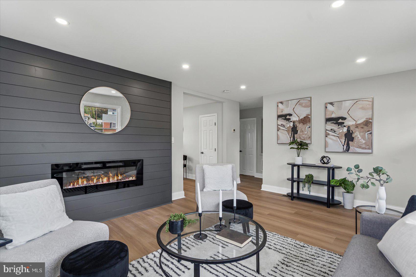 WILLIAMSBURG - Residential