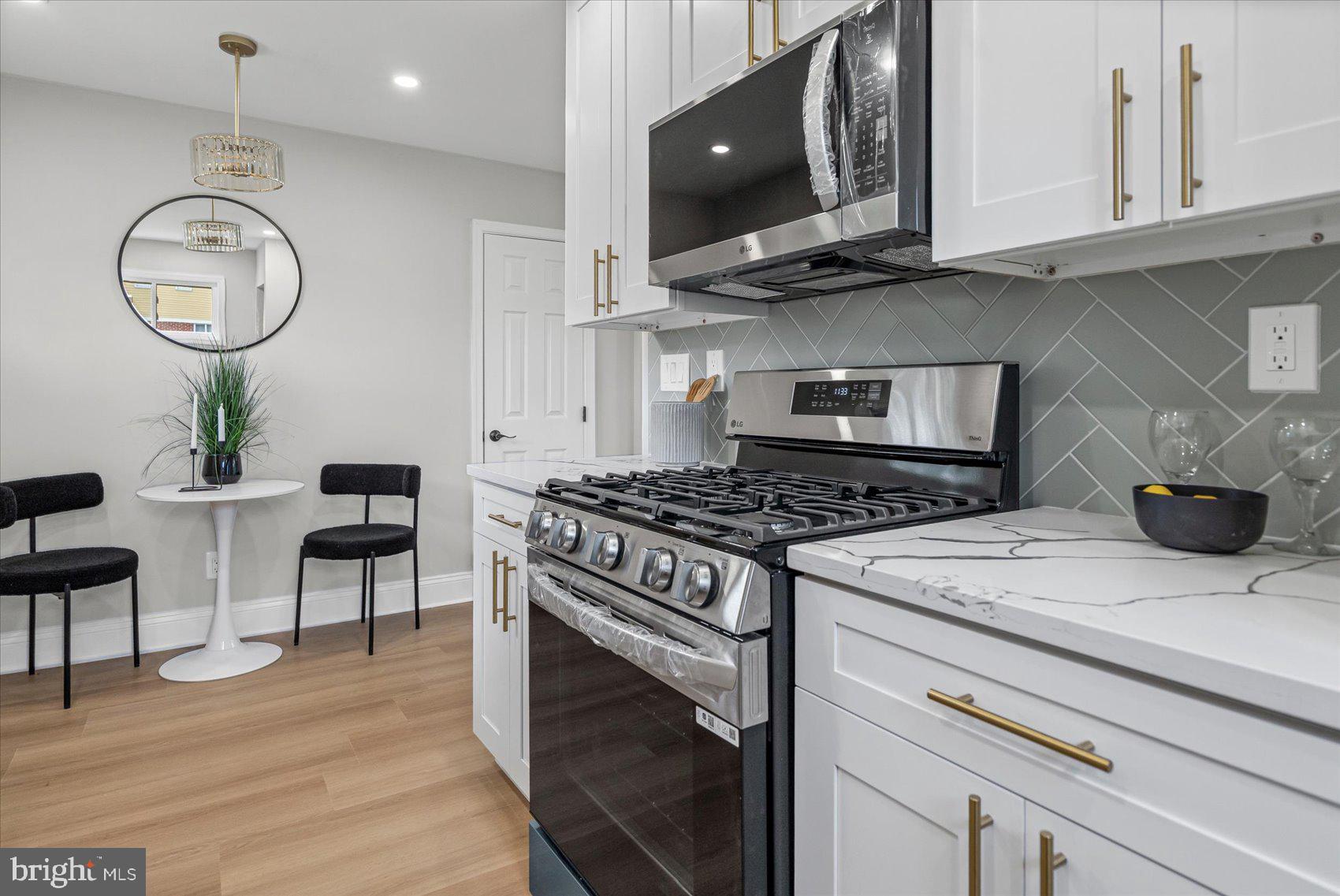 WILLIAMSBURG - Residential