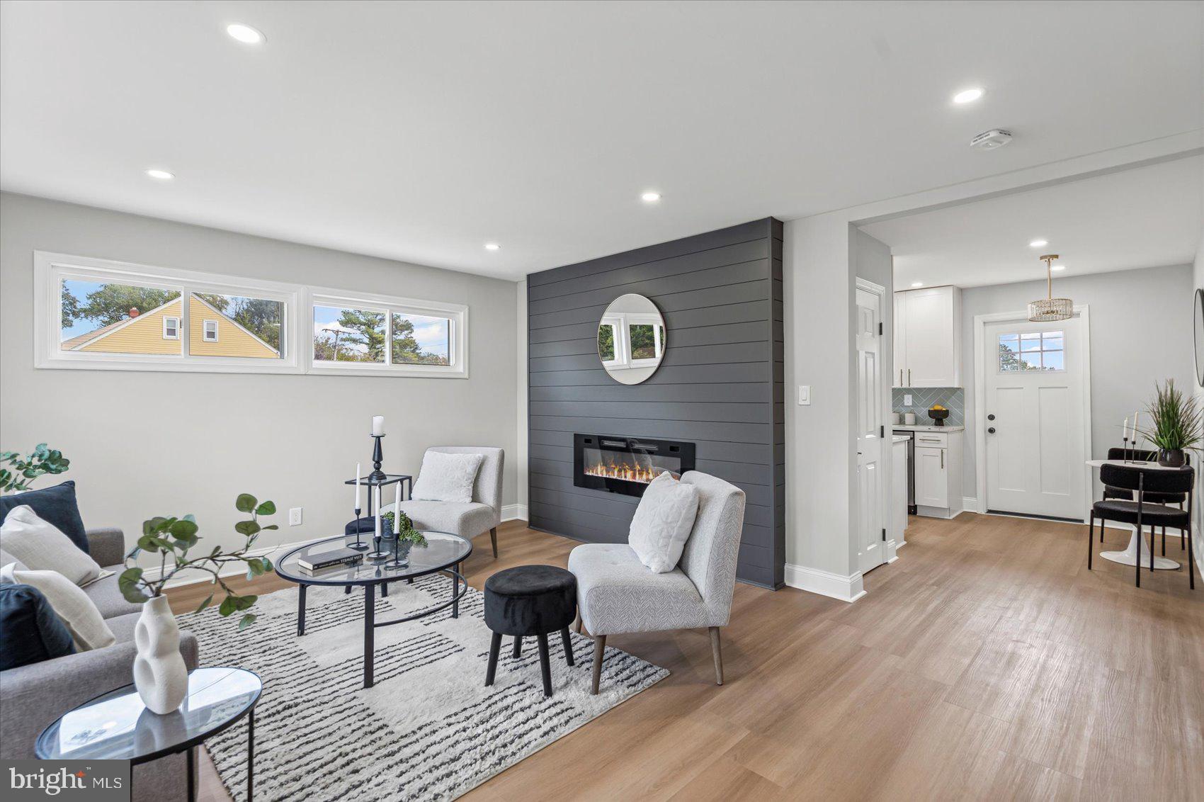 WILLIAMSBURG - Residential