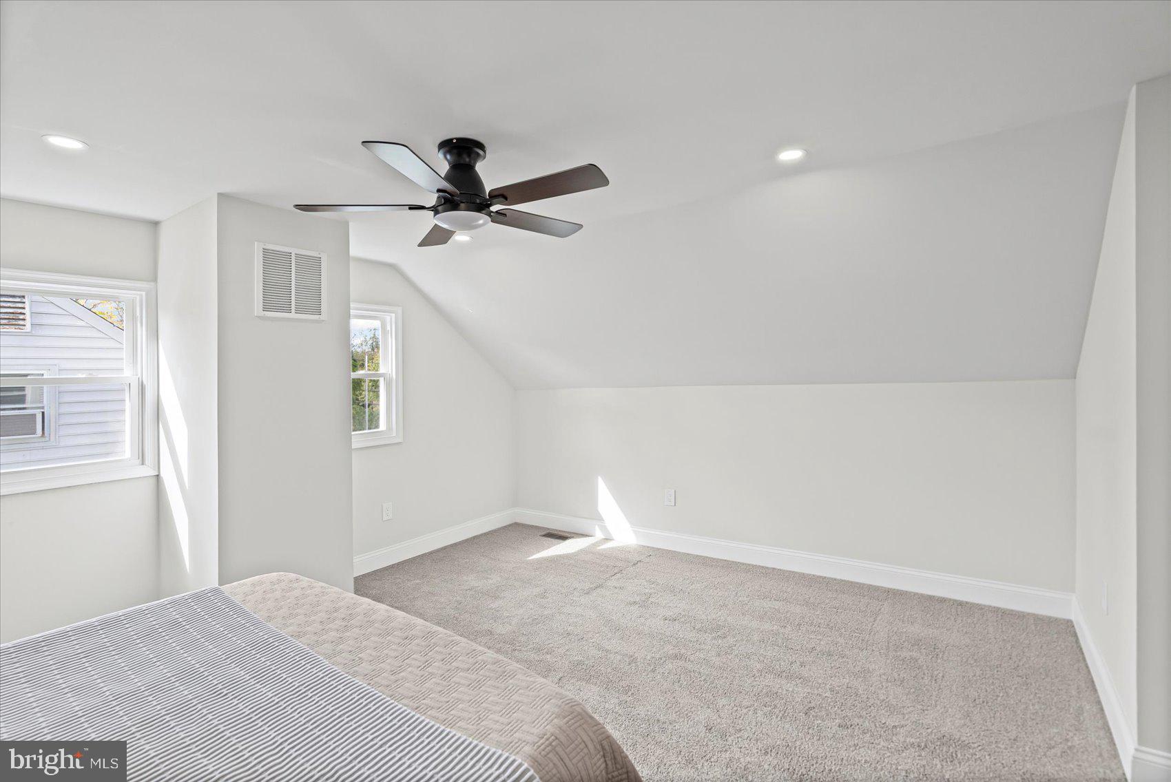 WILLIAMSBURG - Residential