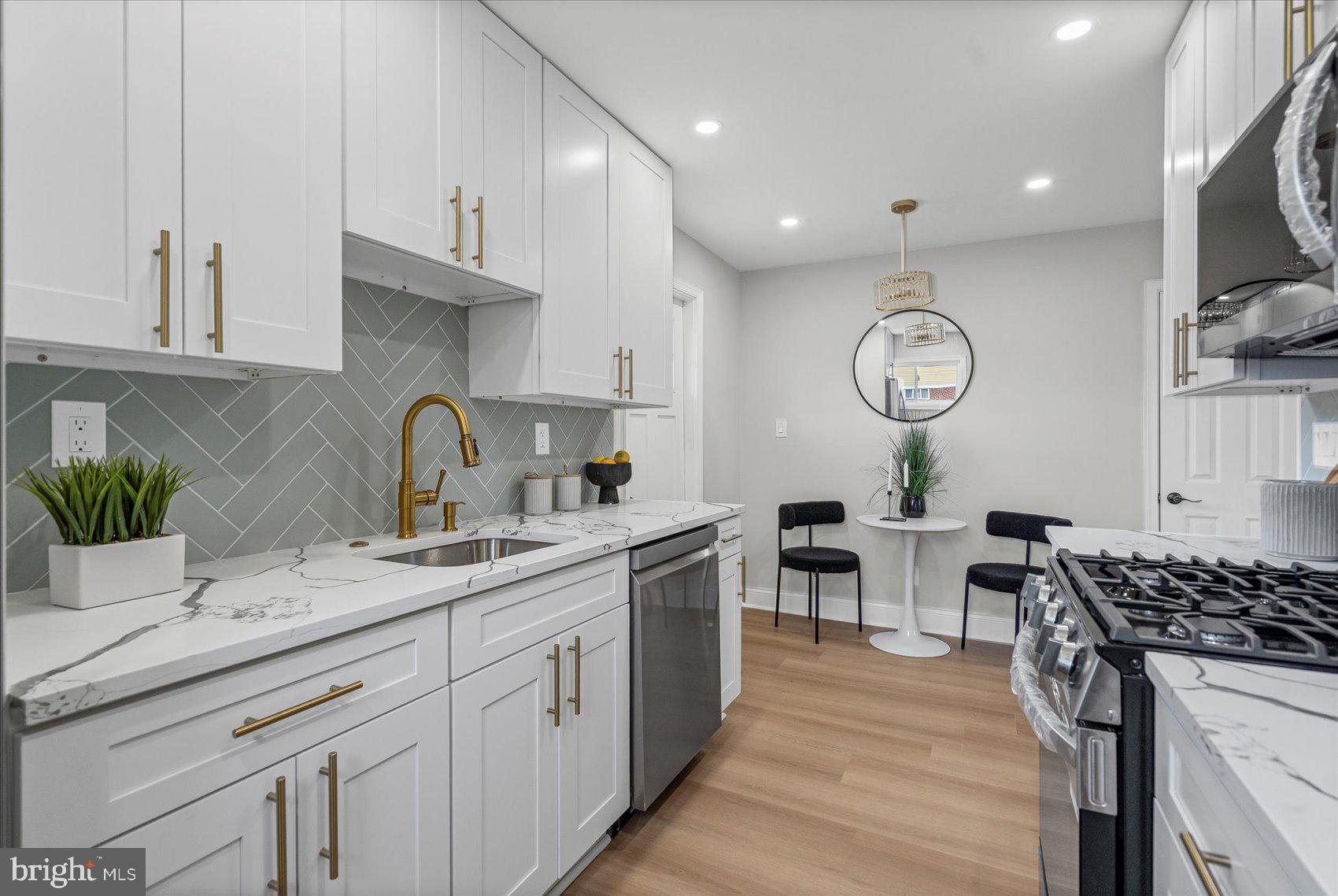 WILLIAMSBURG - Residential