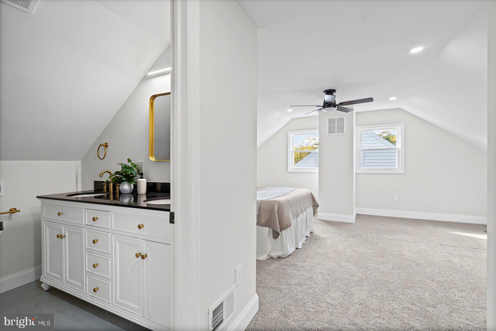 WILLIAMSBURG - Residential