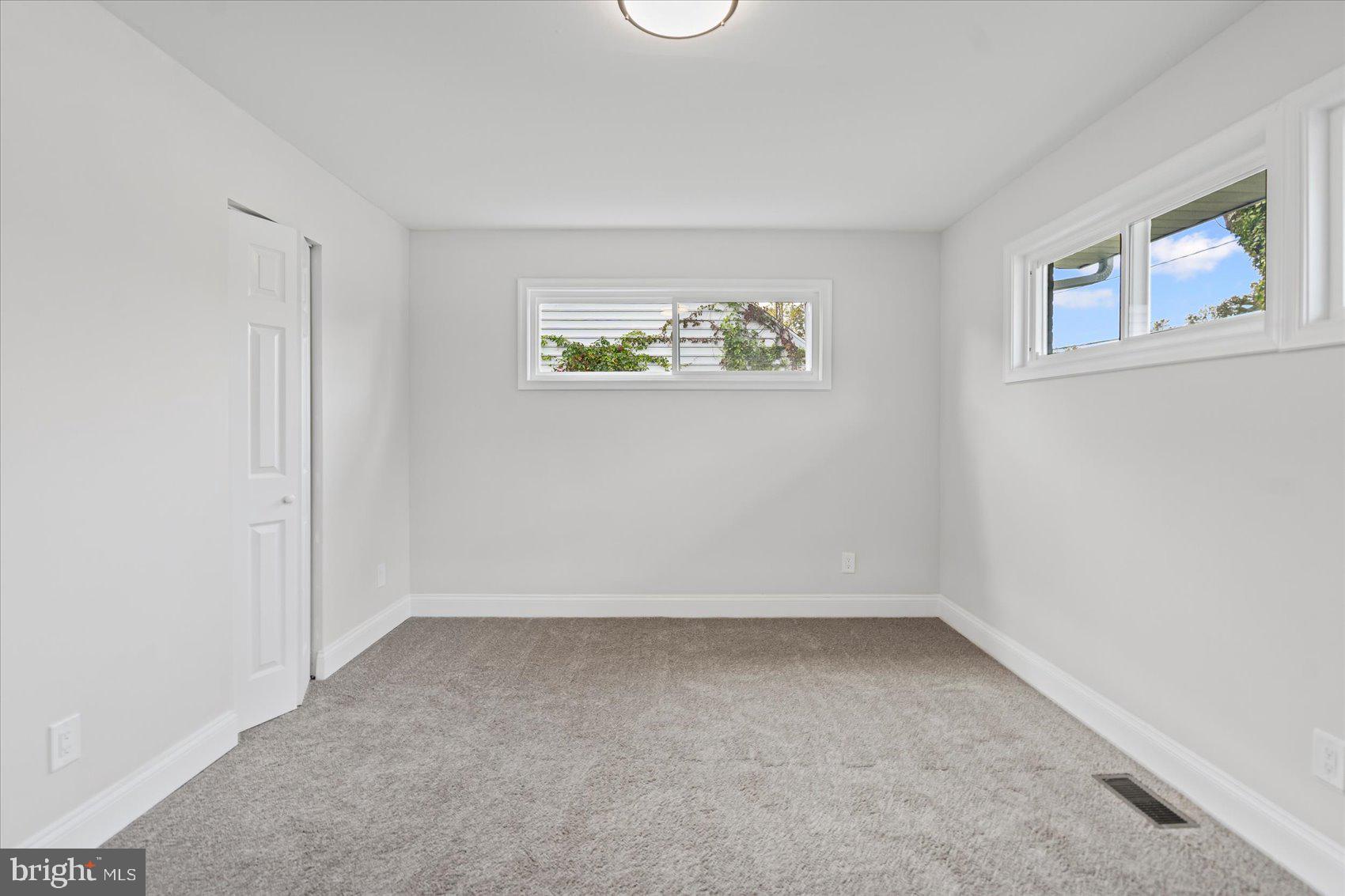 WILLIAMSBURG - Residential
