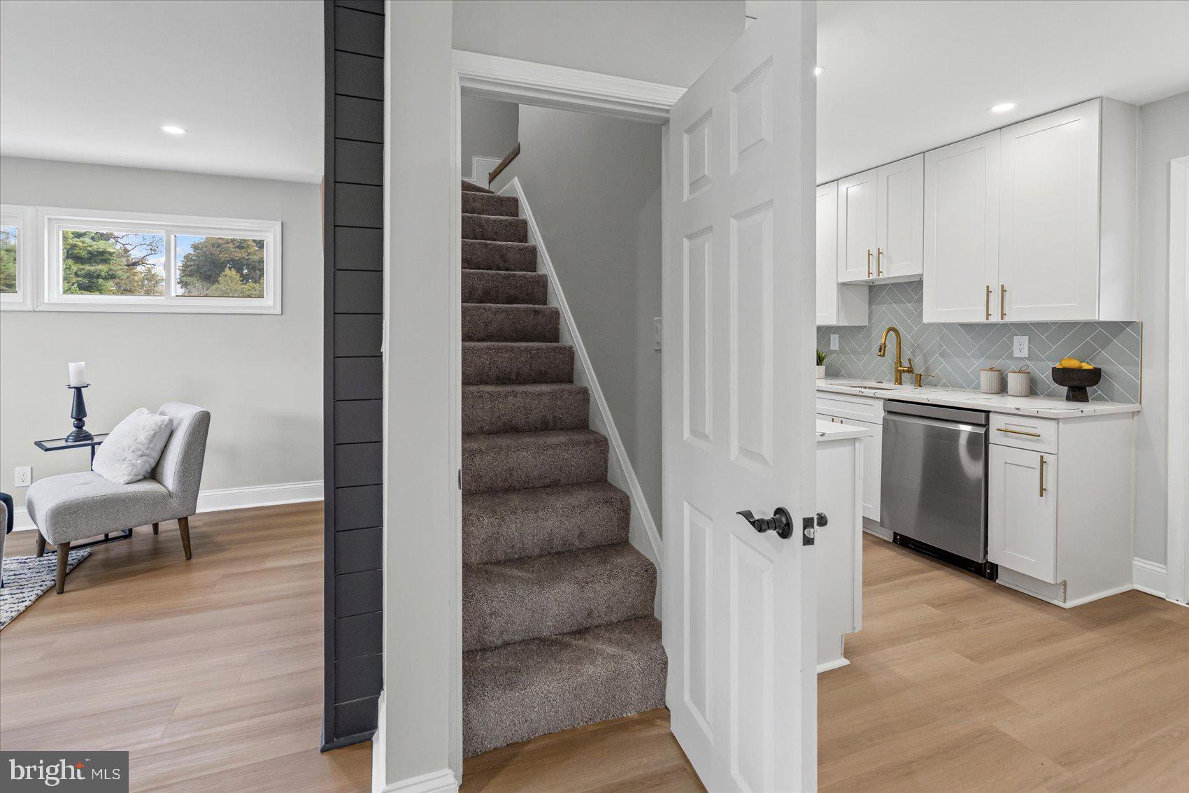 WILLIAMSBURG - Residential